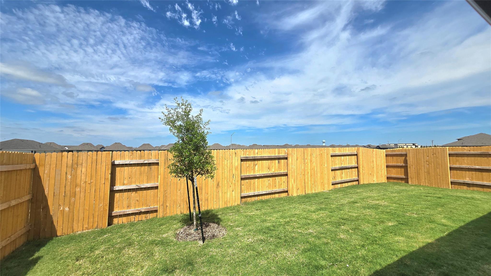 122 Holmby Dr, Hutto, TX 78634