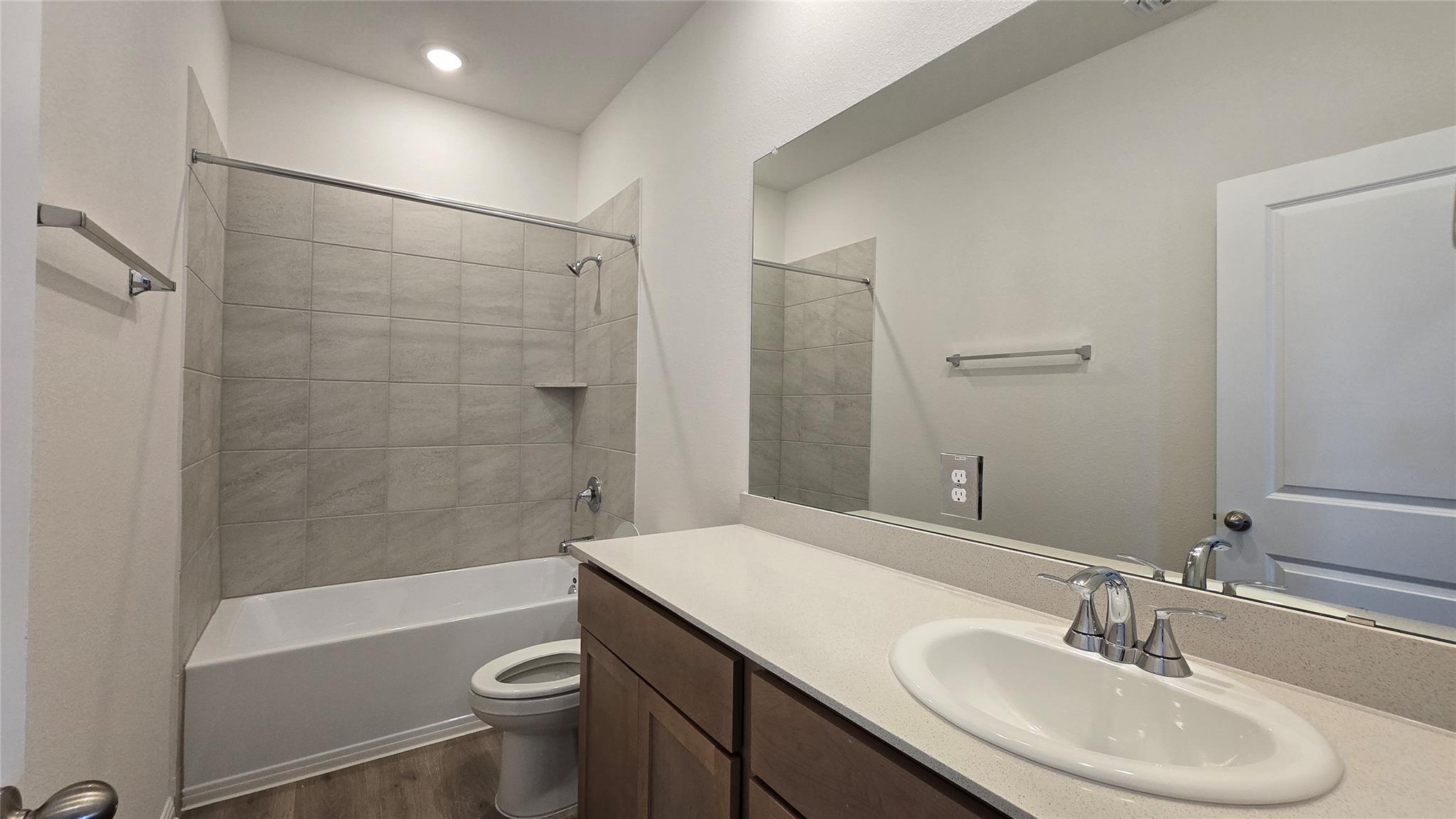 122 Holmby Dr, Hutto, TX 78634