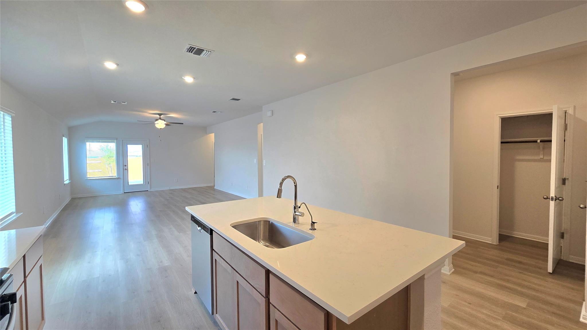 122 Holmby Dr, Hutto, TX 78634
