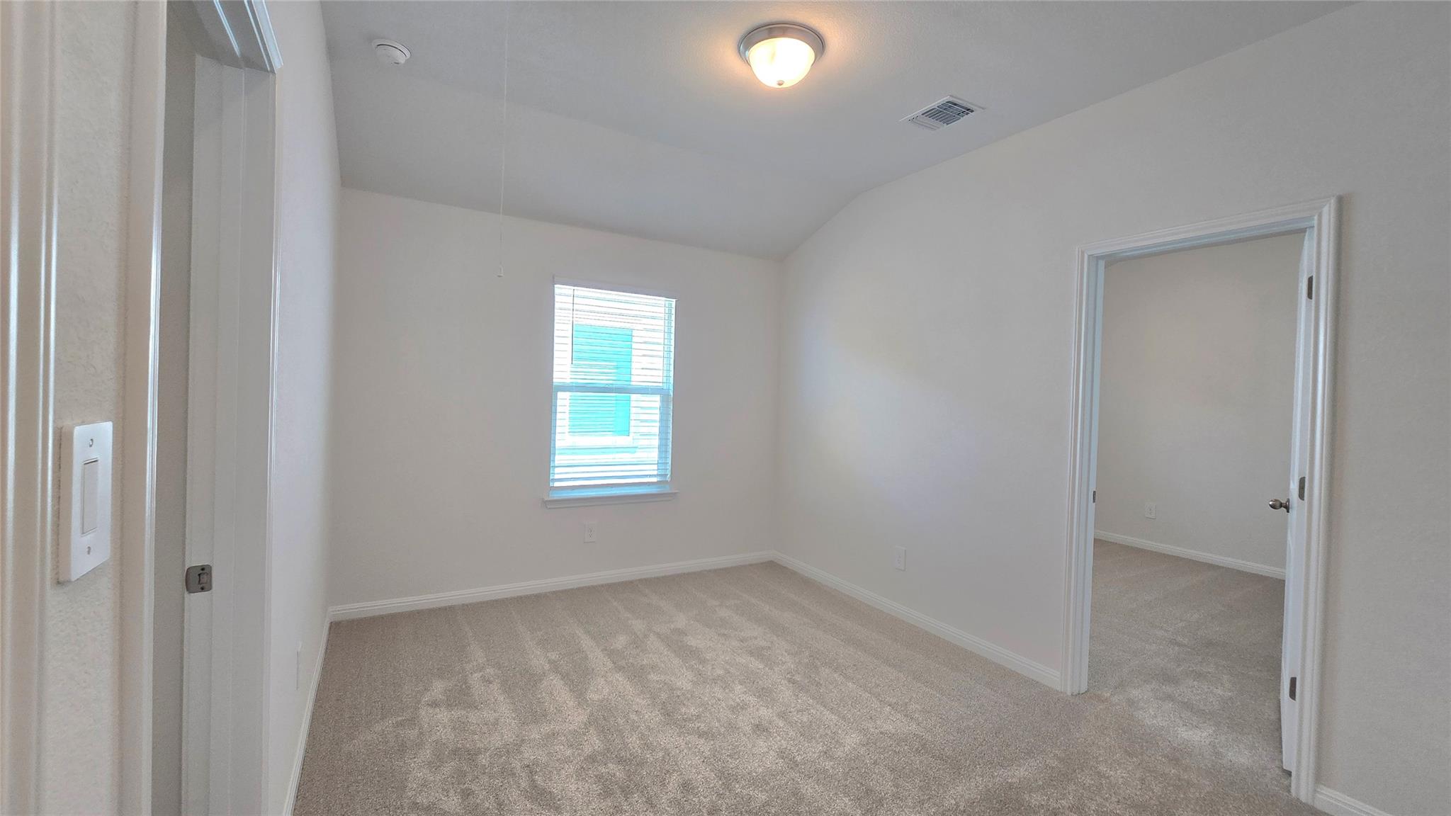 122 Holmby Dr, Hutto, TX 78634