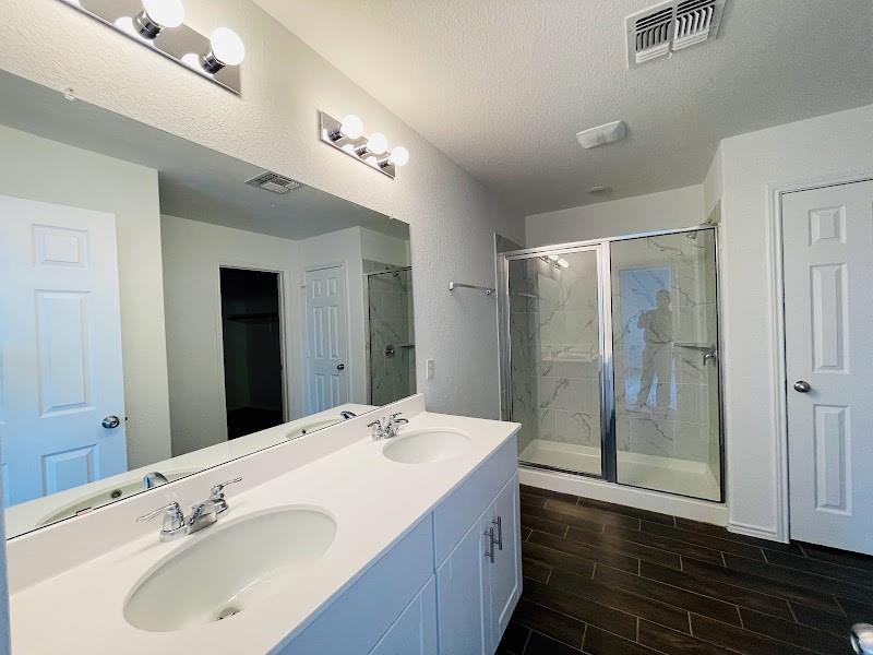 128 BANYON Dr, Liberty Hill, TX 78642
