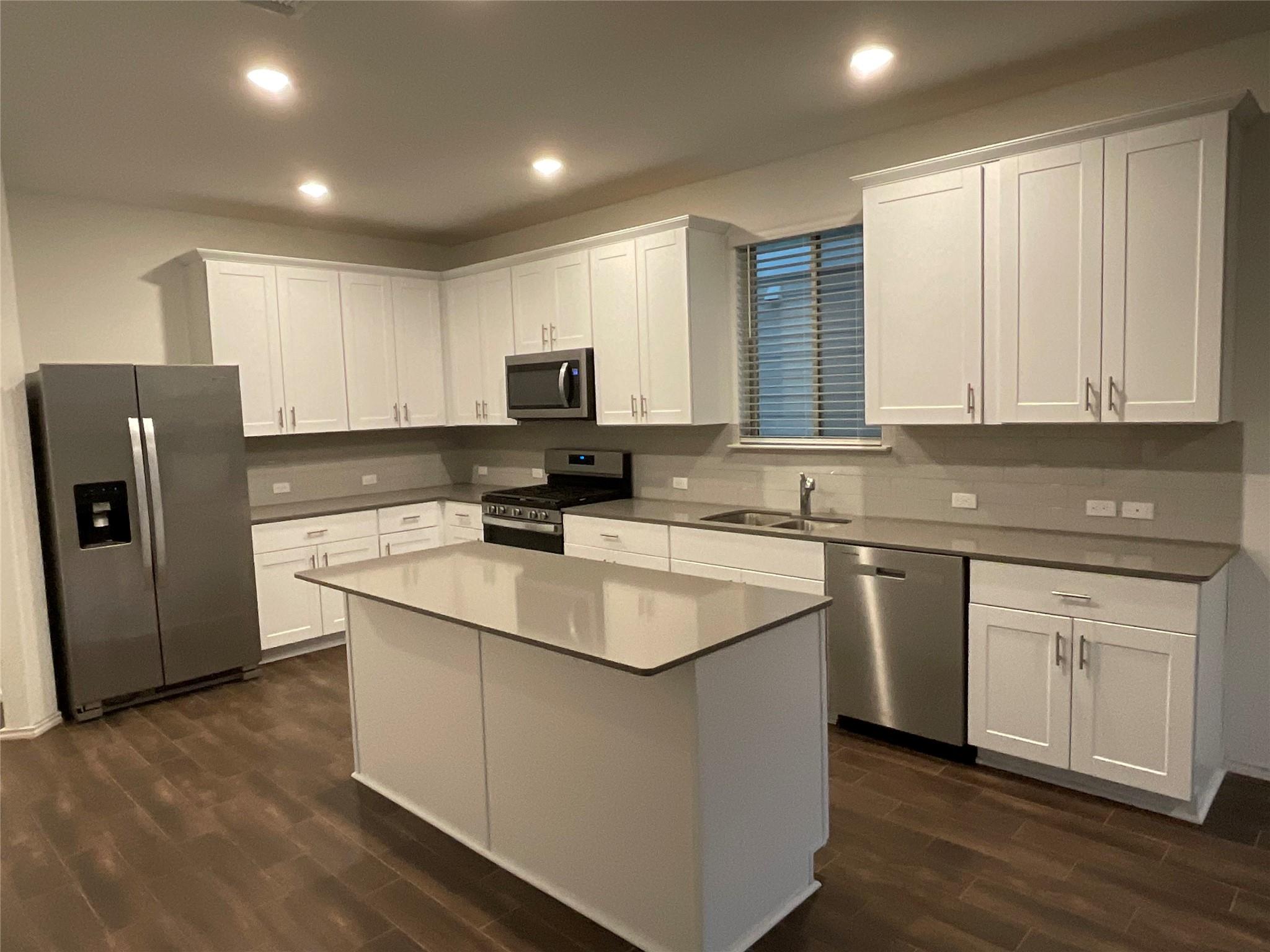 128 BANYON Dr, Liberty Hill, TX 78642