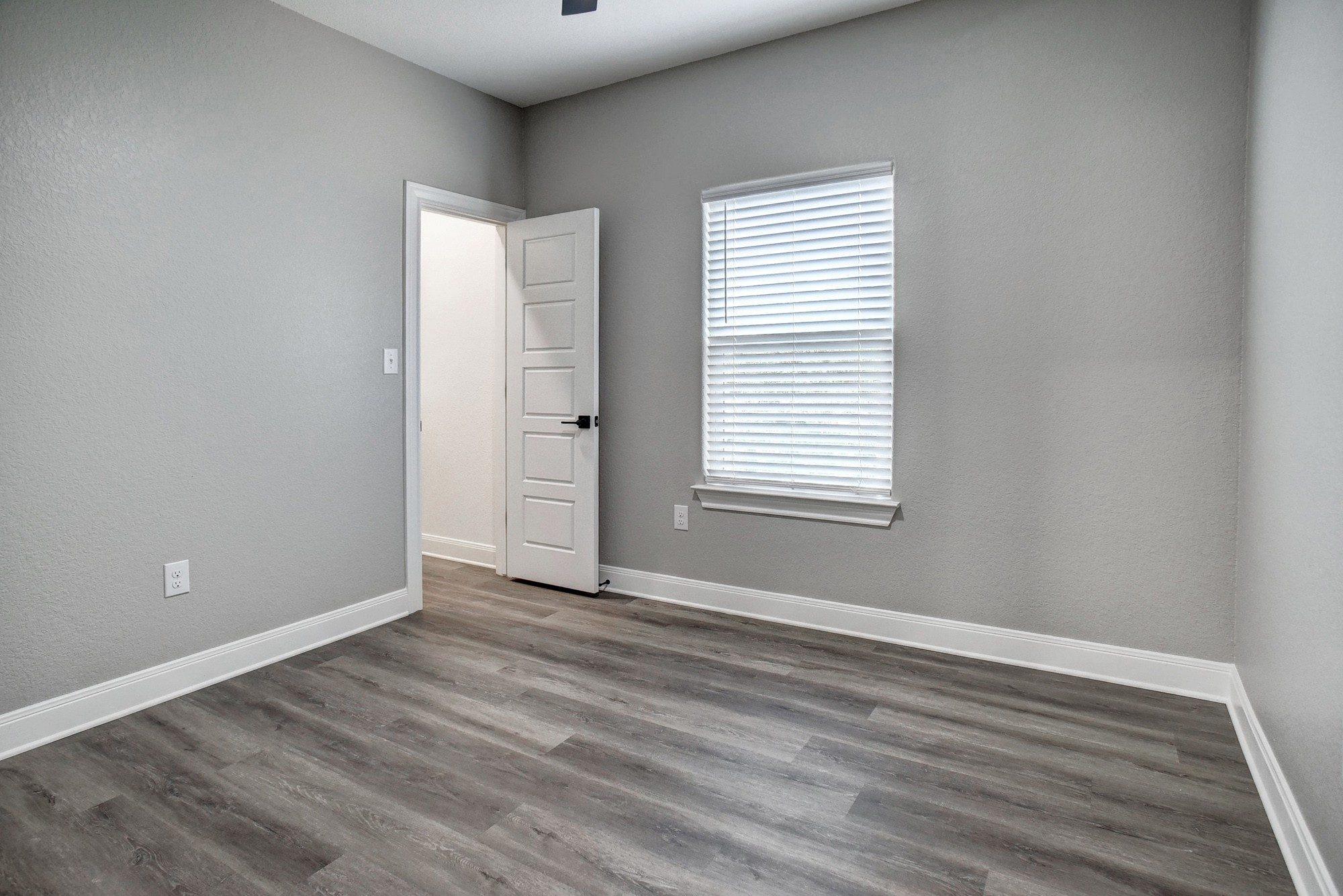 121 S Kanaio Dr, Bastrop, TX 78602