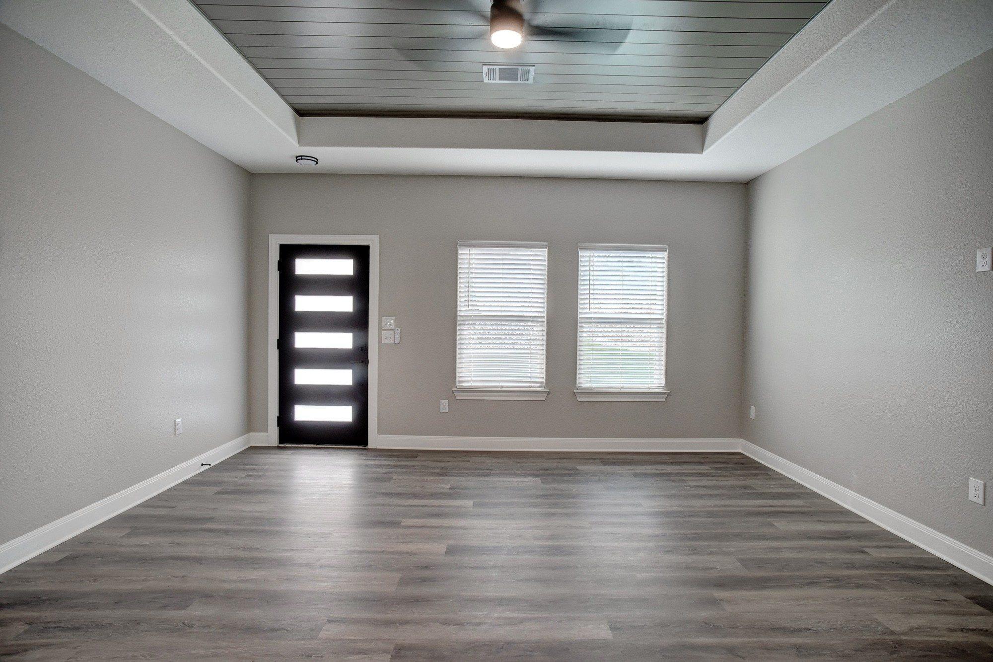 121 S Kanaio Dr, Bastrop, TX 78602