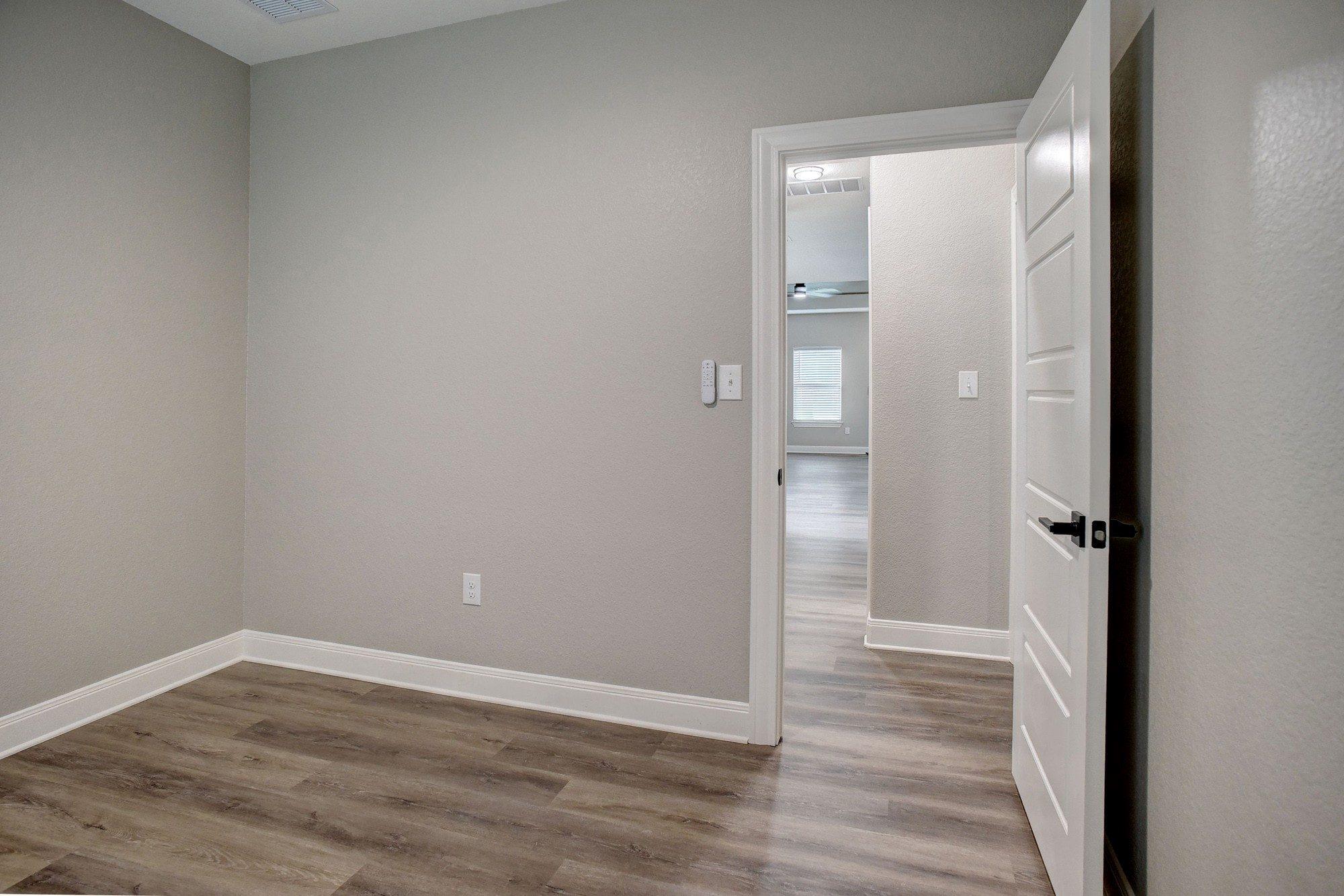 121 S Kanaio Dr, Bastrop, TX 78602