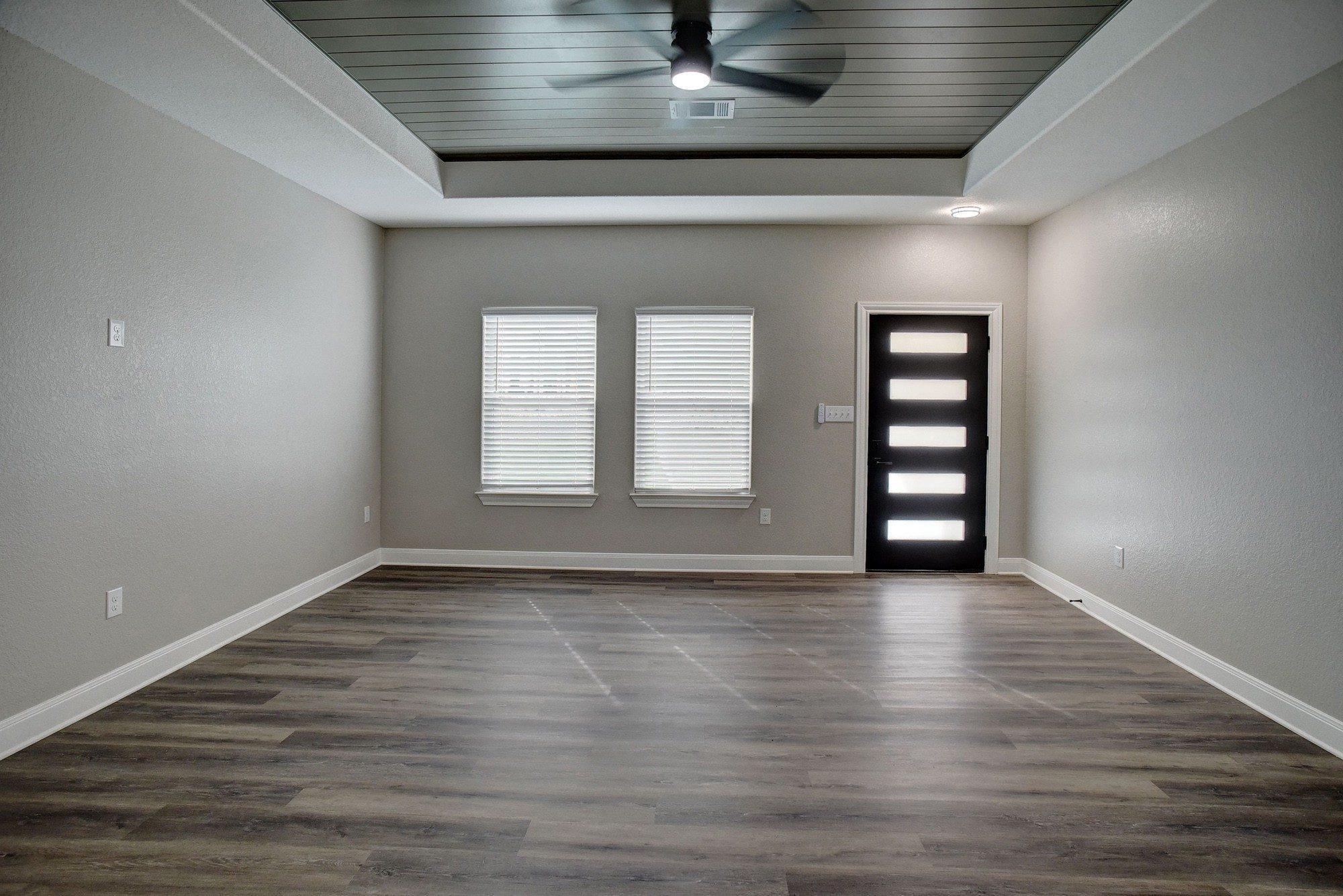 121 S Kanaio Dr, Bastrop, TX 78602