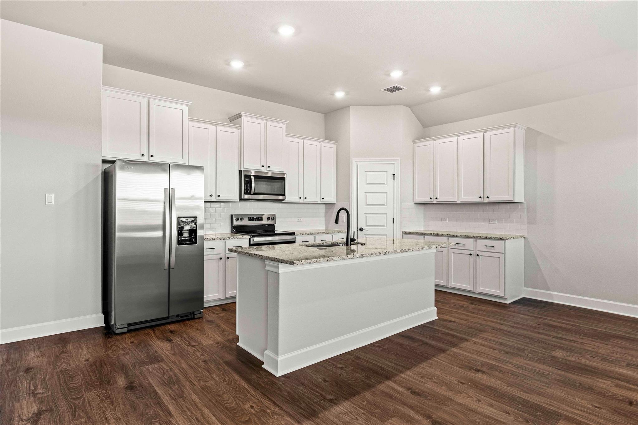405 W Luna Blue Ln, Jarrell, TX 76537