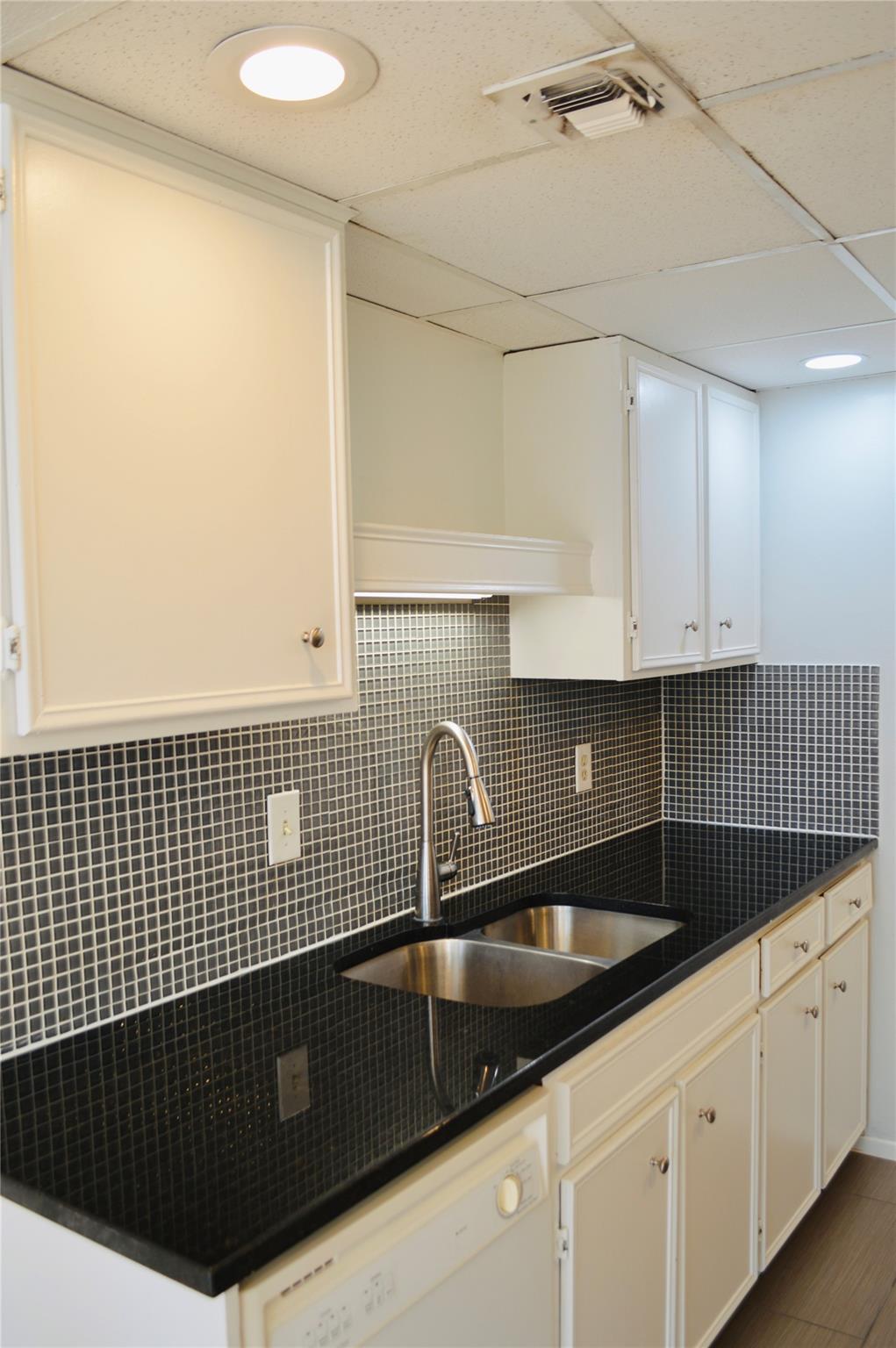 1800 LAVACA St # 807, Austin, TX 78701