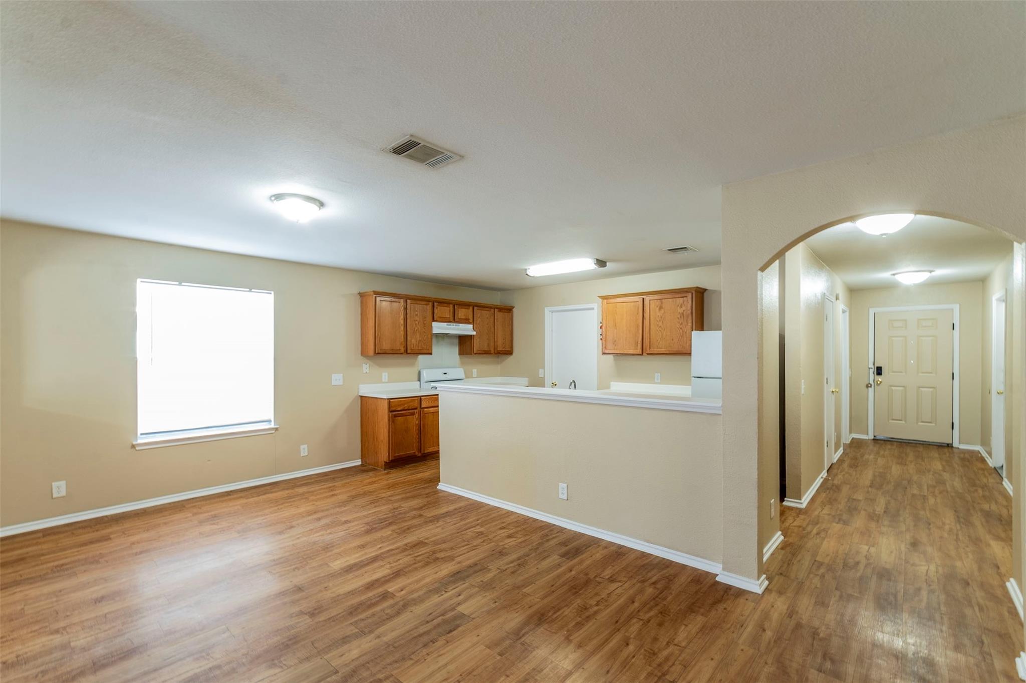 207 Mitchell Dr, Hutto, TX 78634