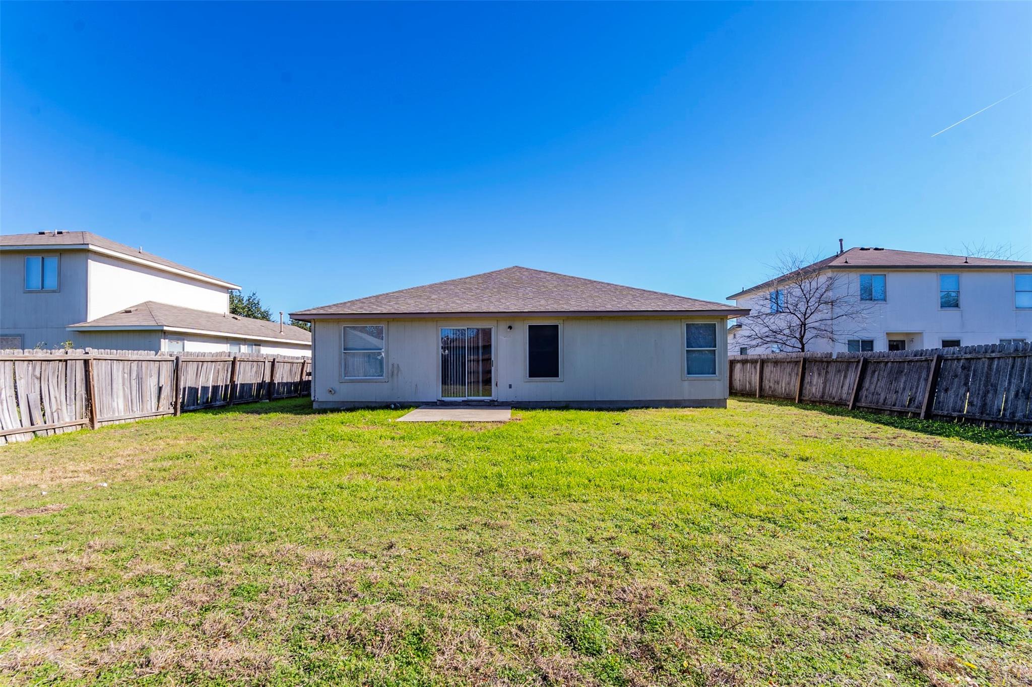 207 Mitchell Dr, Hutto, TX 78634