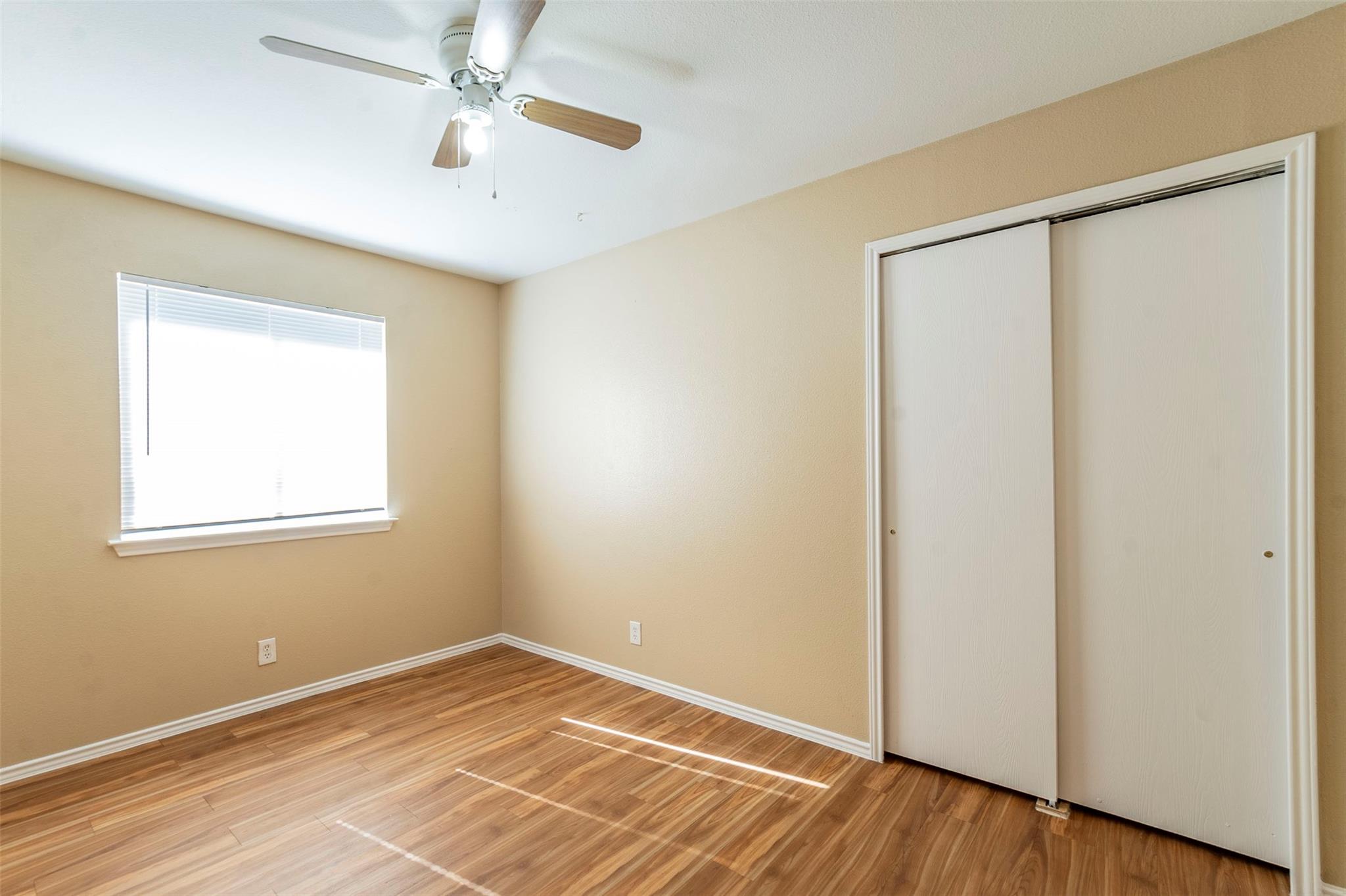 207 Mitchell Dr, Hutto, TX 78634