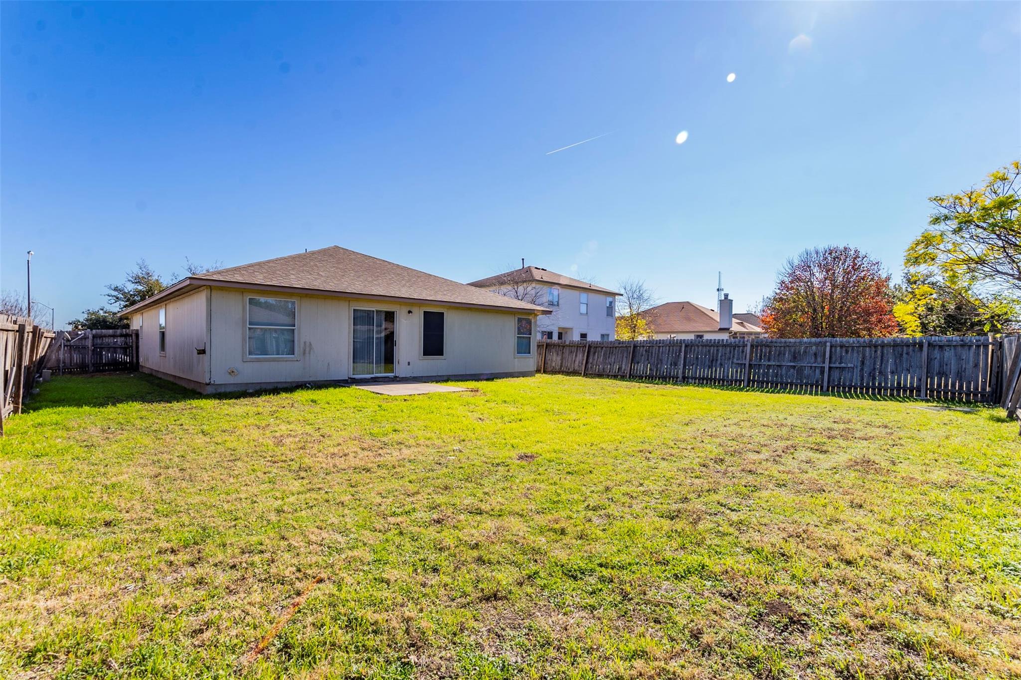 207 Mitchell Dr, Hutto, TX 78634