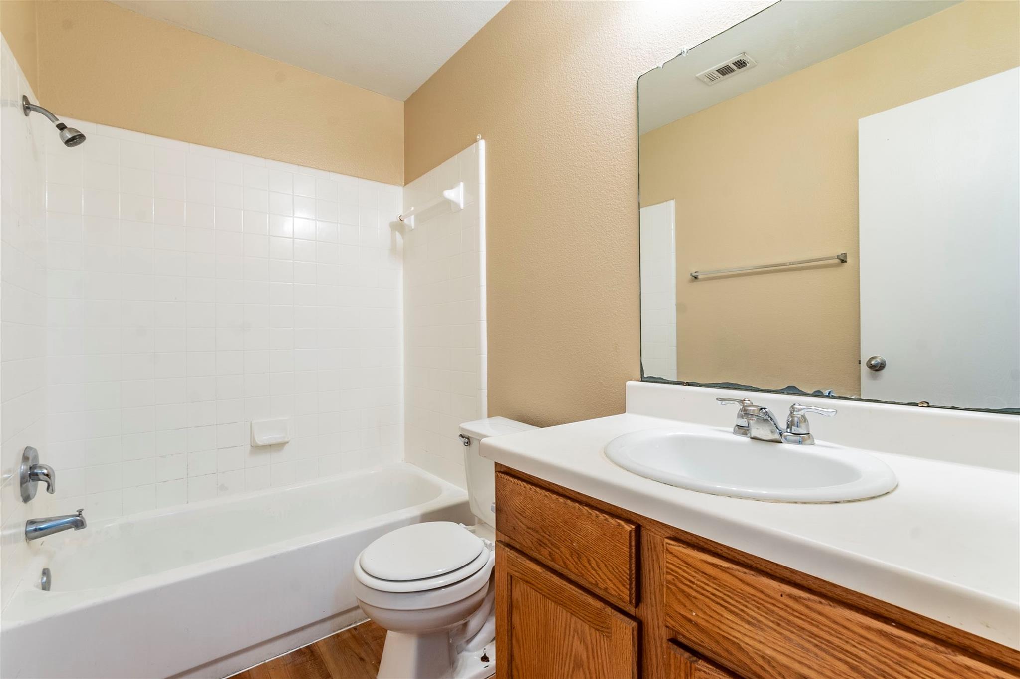 207 Mitchell Dr, Hutto, TX 78634