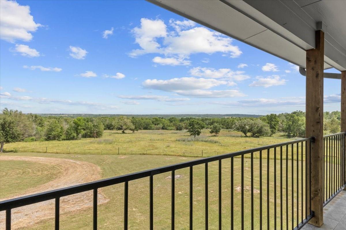 1883 Watterson Rd, Red Rock, TX 78662