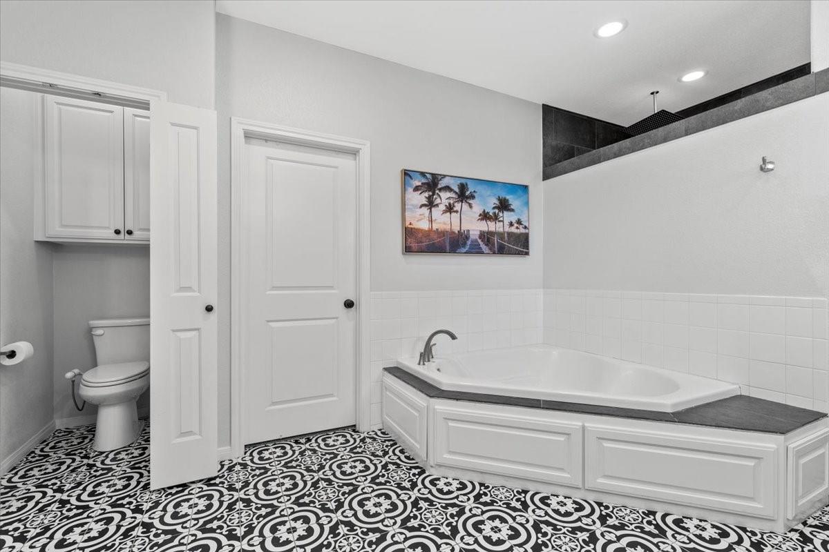 1883 Watterson Rd, Red Rock, TX 78662
