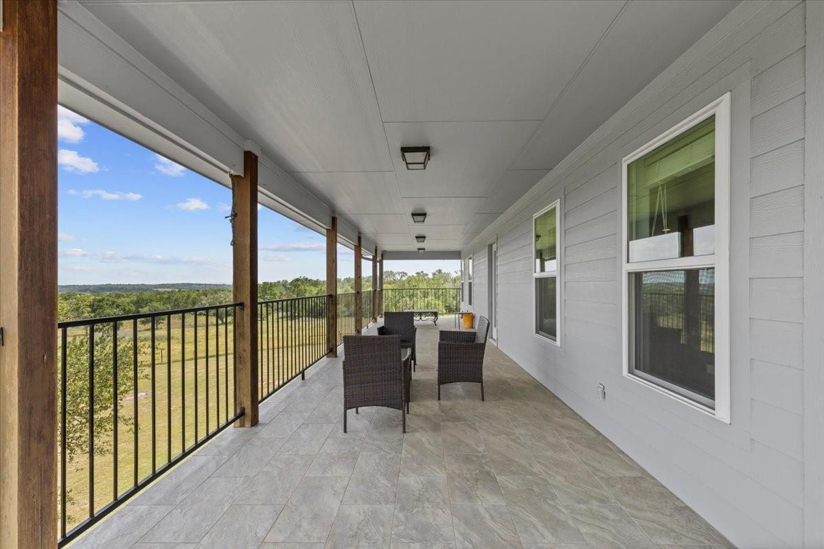 1883 Watterson Rd, Red Rock, TX 78662