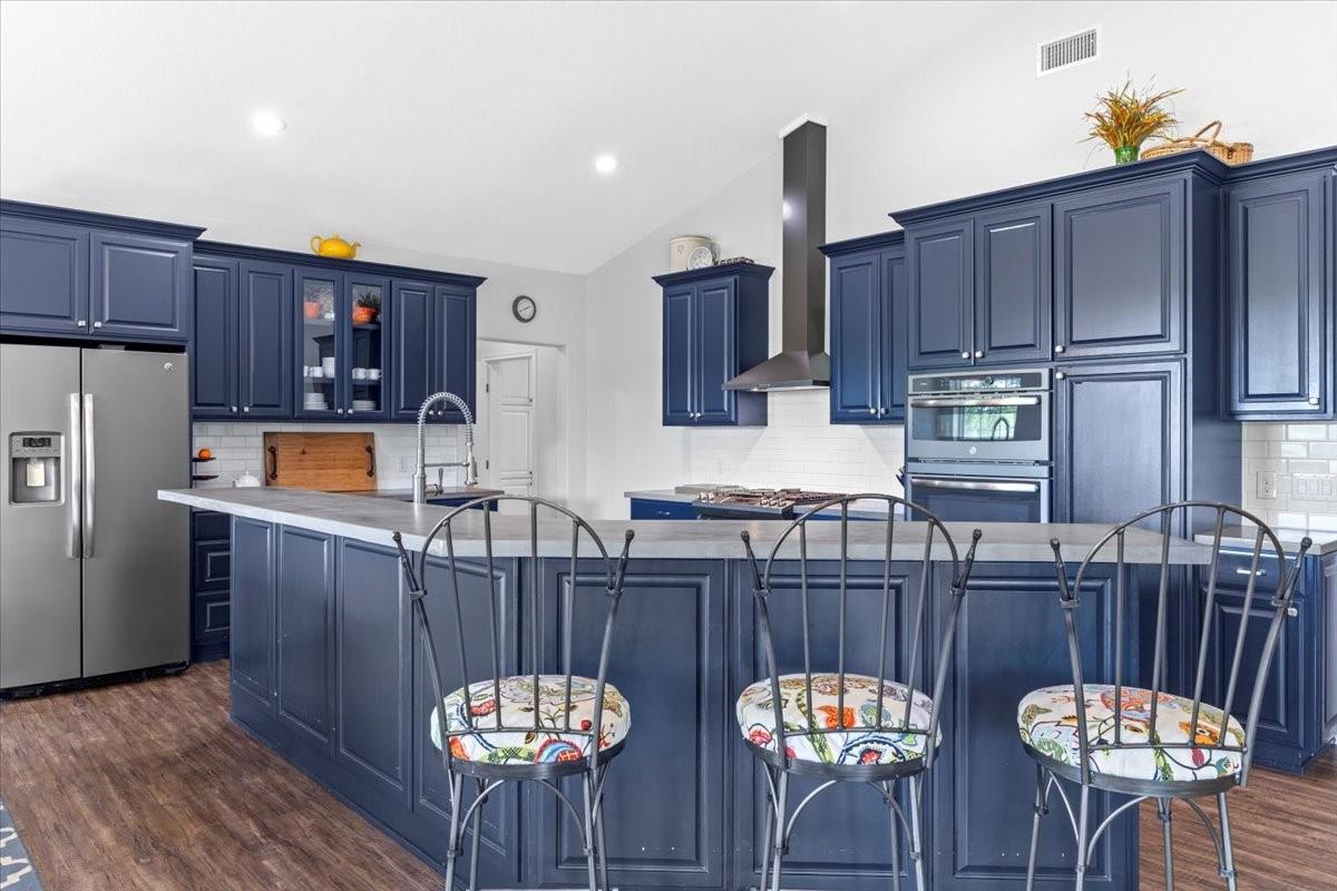 1883 Watterson Rd, Red Rock, TX 78662