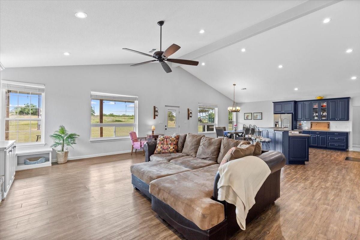 1883 Watterson Rd, Red Rock, TX 78662