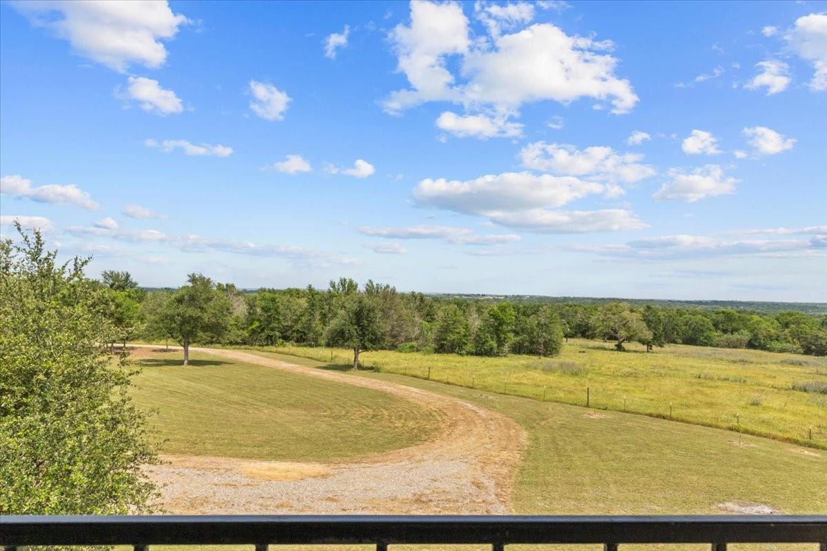 1883 Watterson Rd, Red Rock, TX 78662