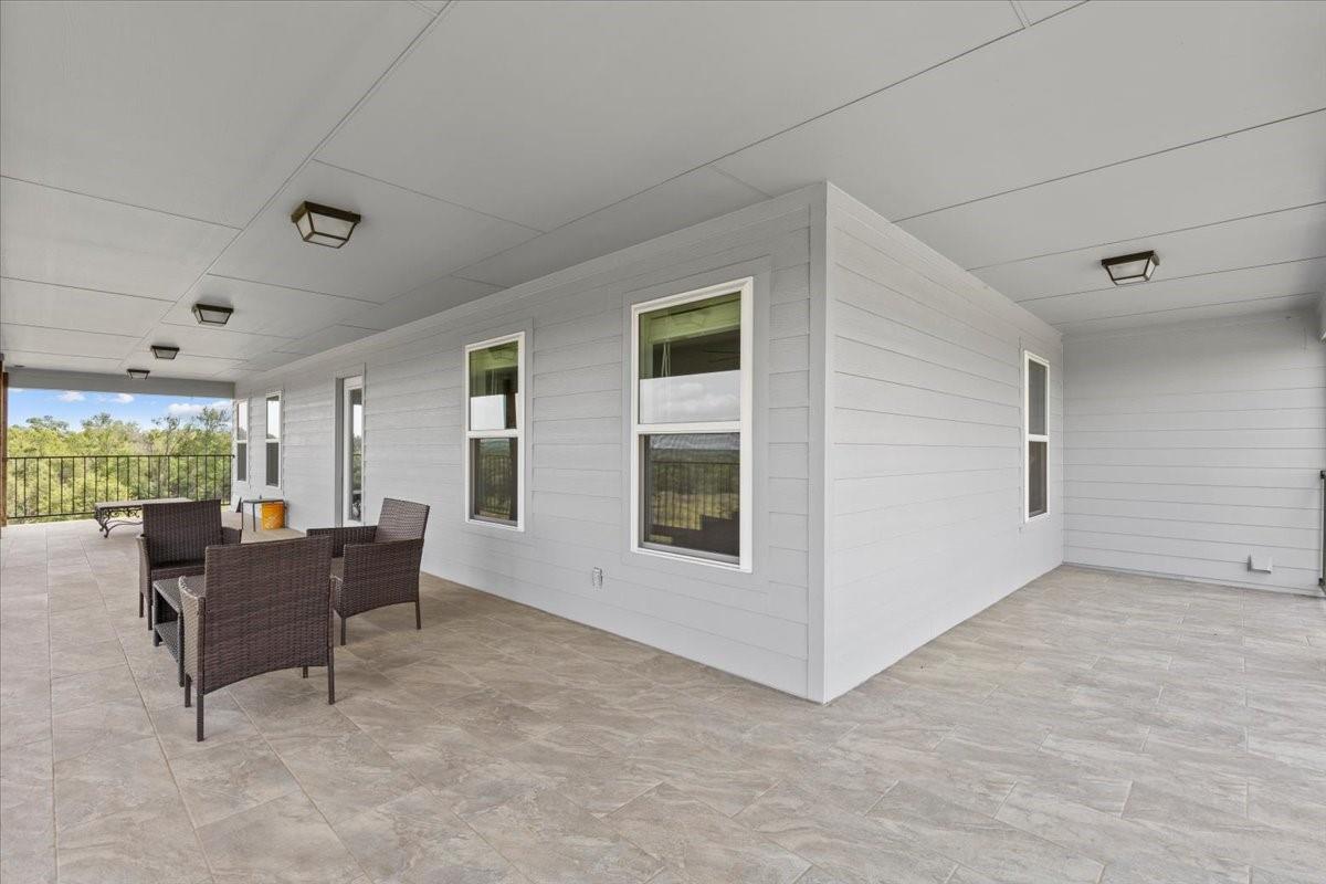 1883 Watterson Rd, Red Rock, TX 78662