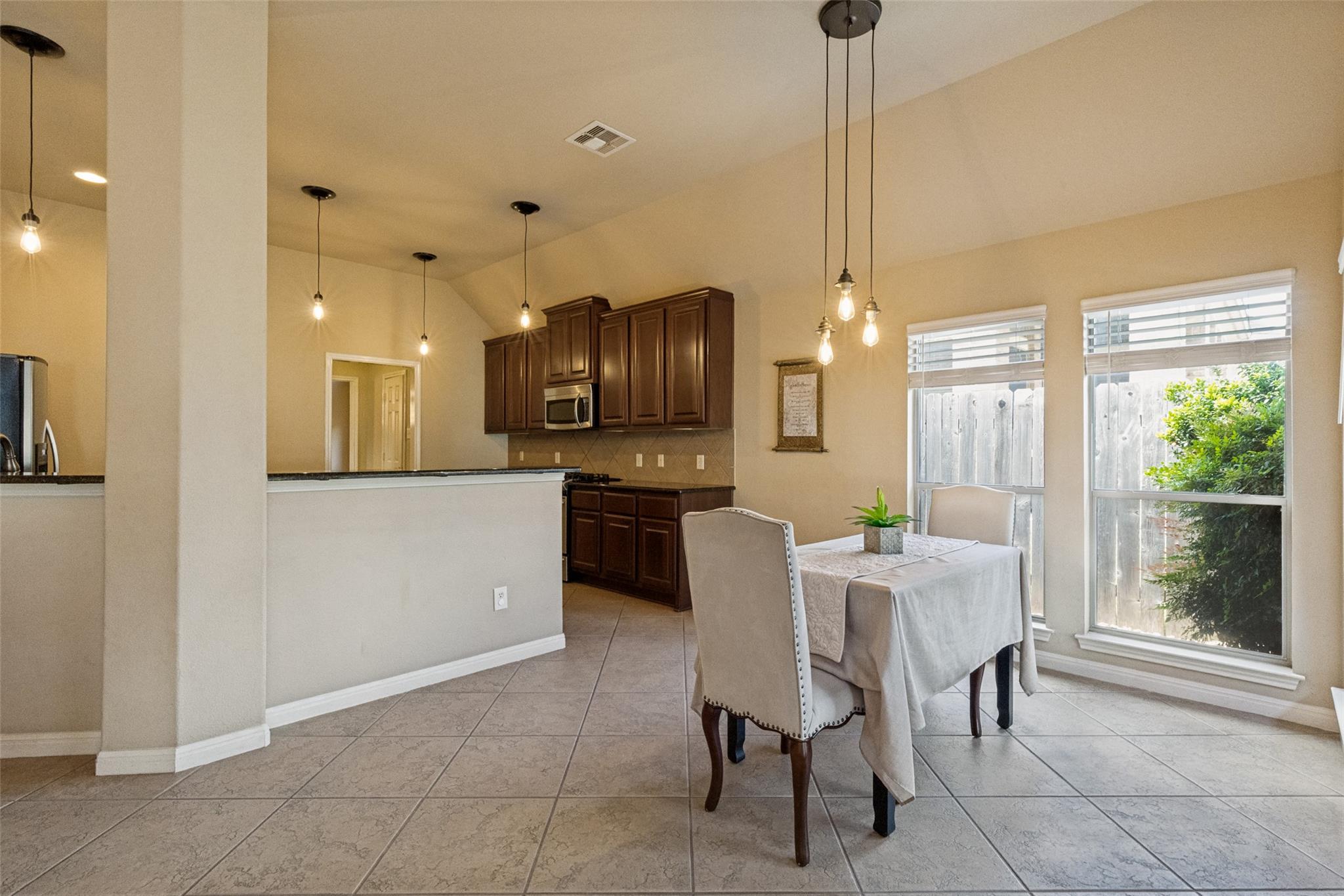 2718 Sun Mountain Dr, Leander, TX 78641