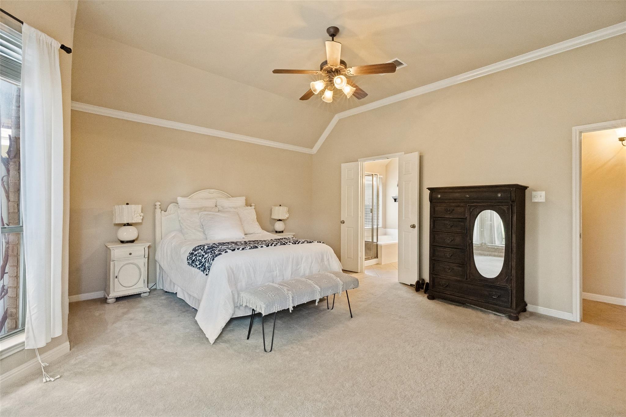 2718 Sun Mountain Dr, Leander, TX 78641