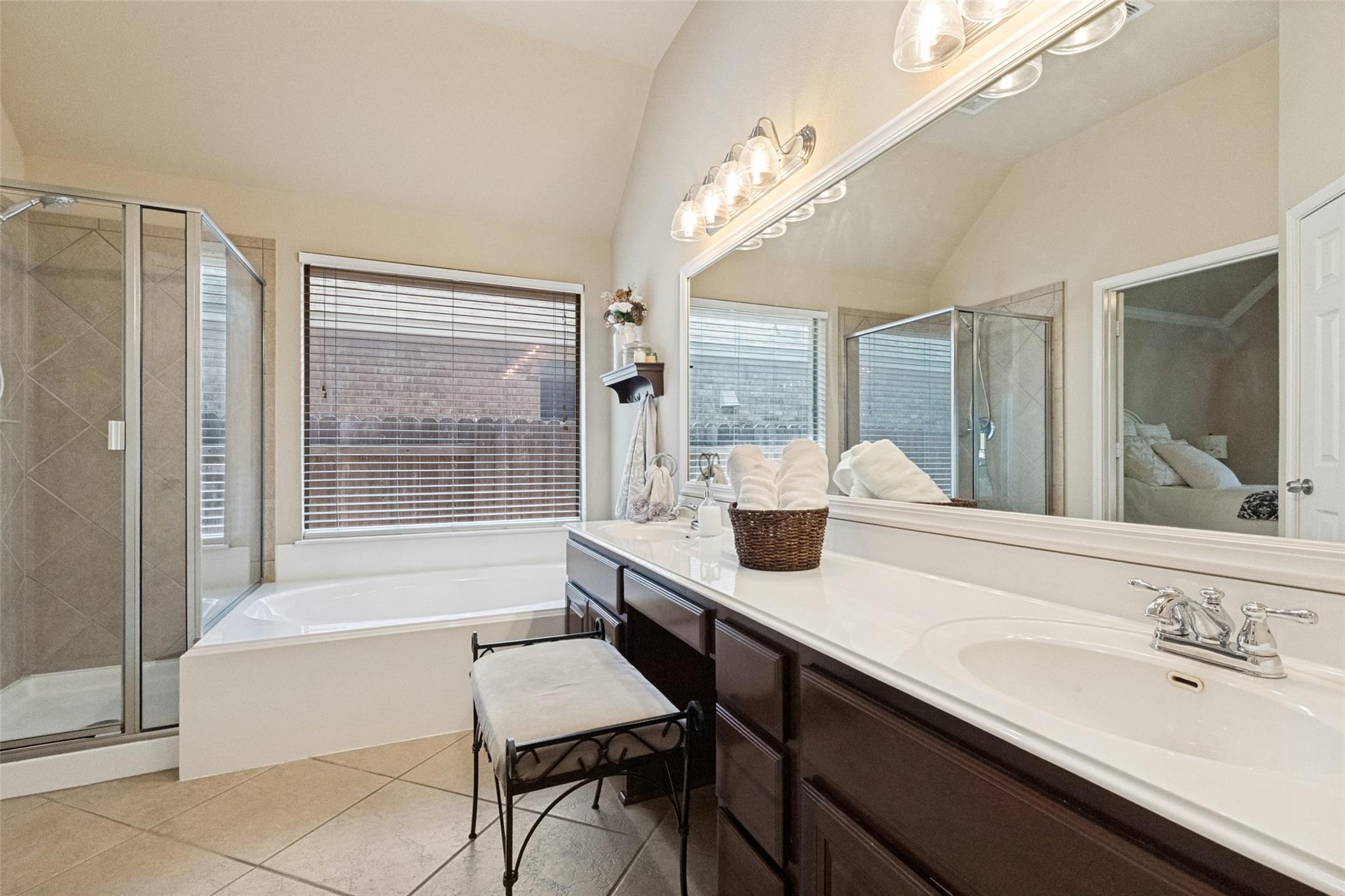 2718 Sun Mountain Dr, Leander, TX 78641