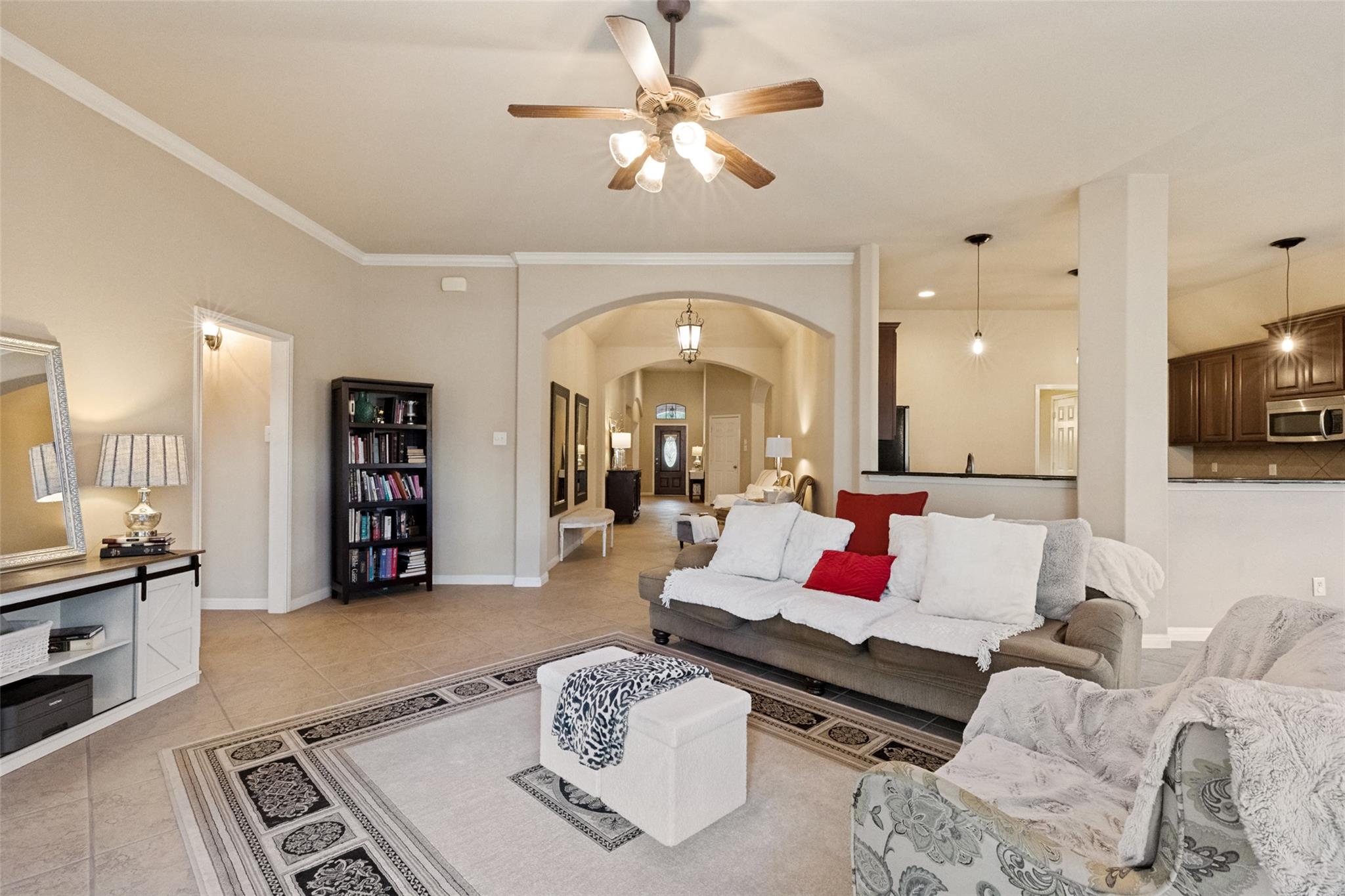 2718 Sun Mountain Dr, Leander, TX 78641