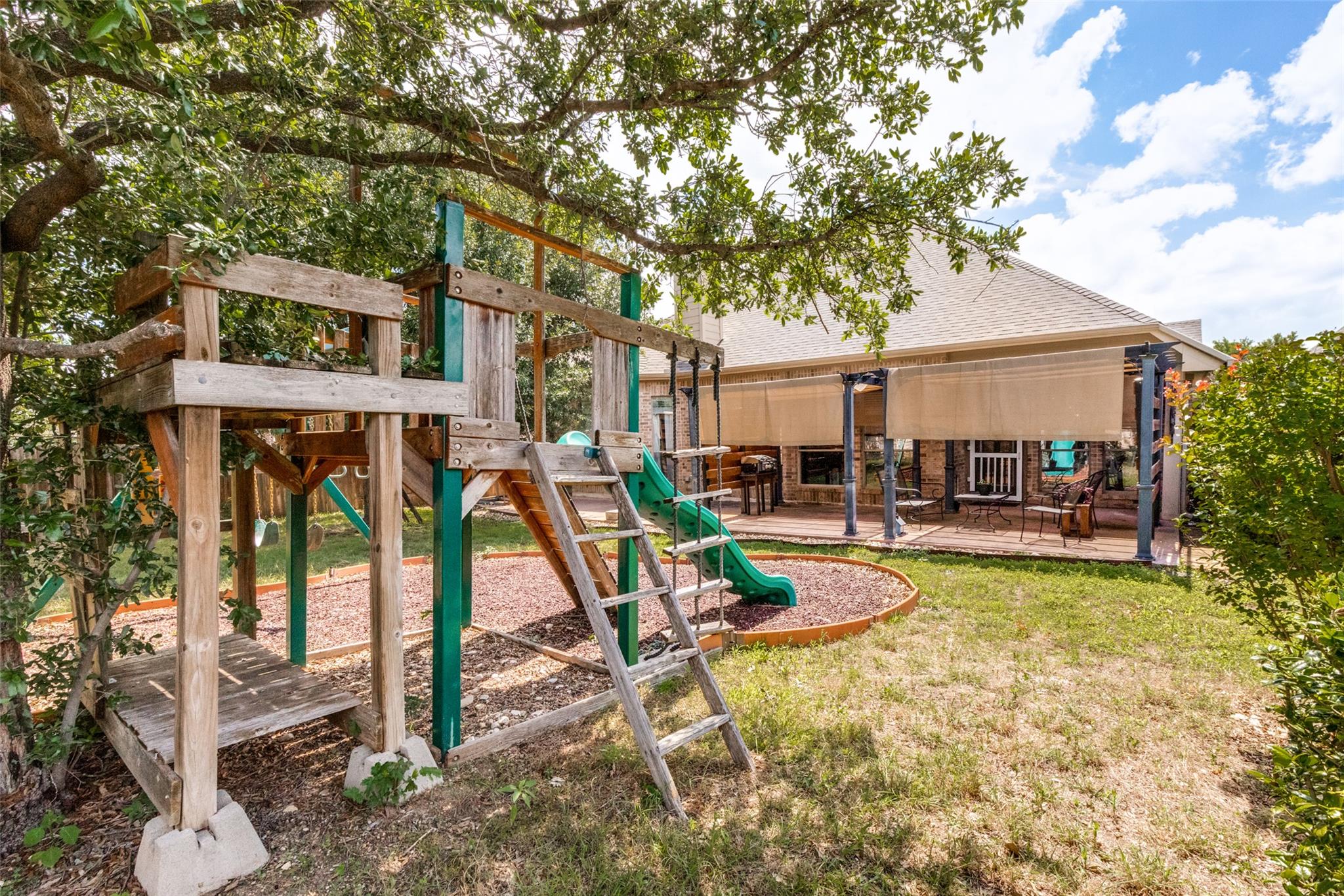 2718 Sun Mountain Dr, Leander, TX 78641