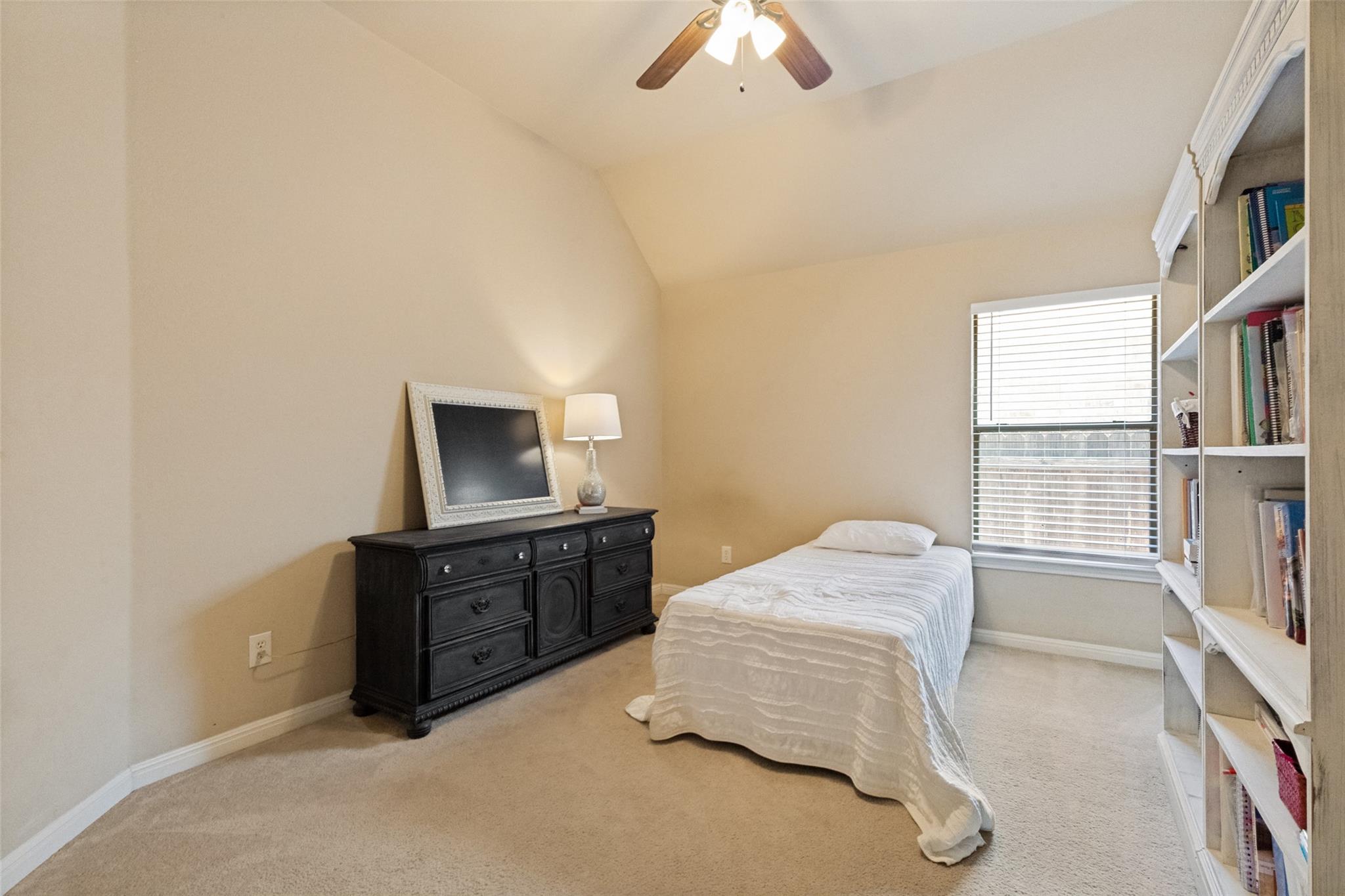2718 Sun Mountain Dr, Leander, TX 78641