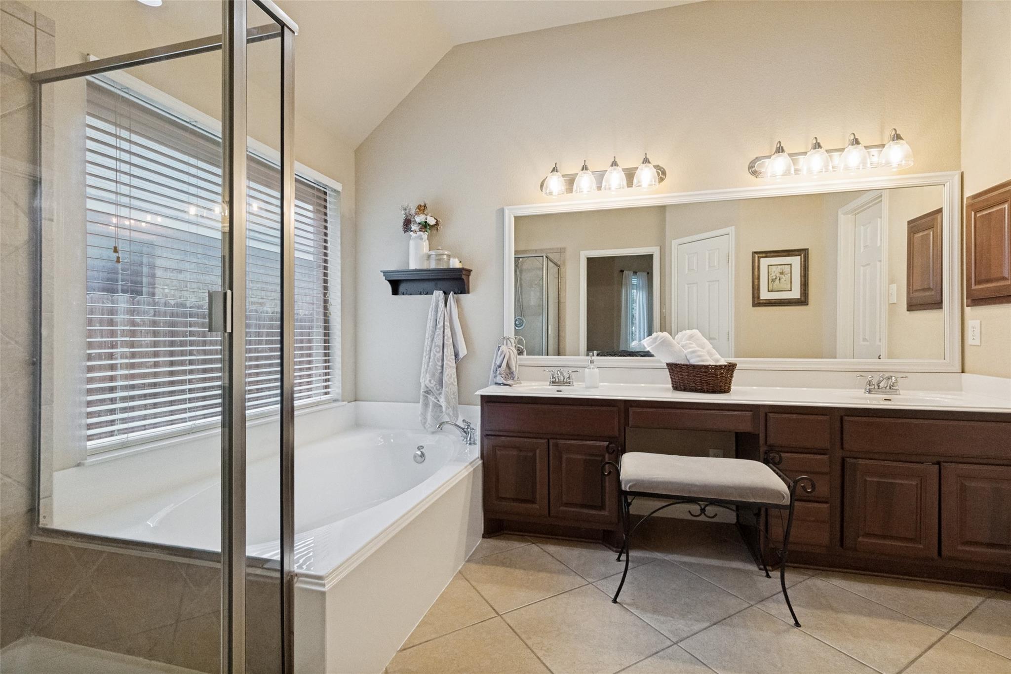 2718 Sun Mountain Dr, Leander, TX 78641
