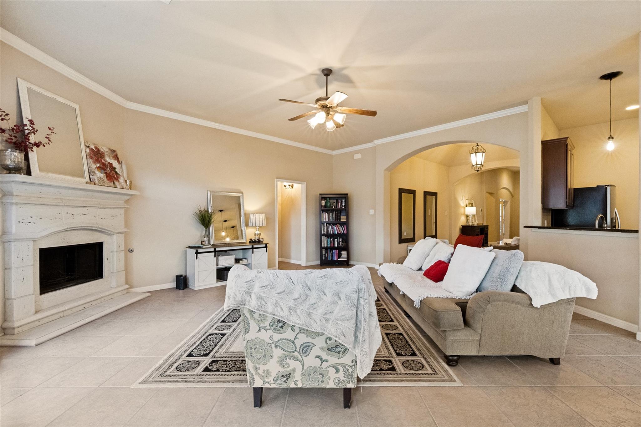 2718 Sun Mountain Dr, Leander, TX 78641