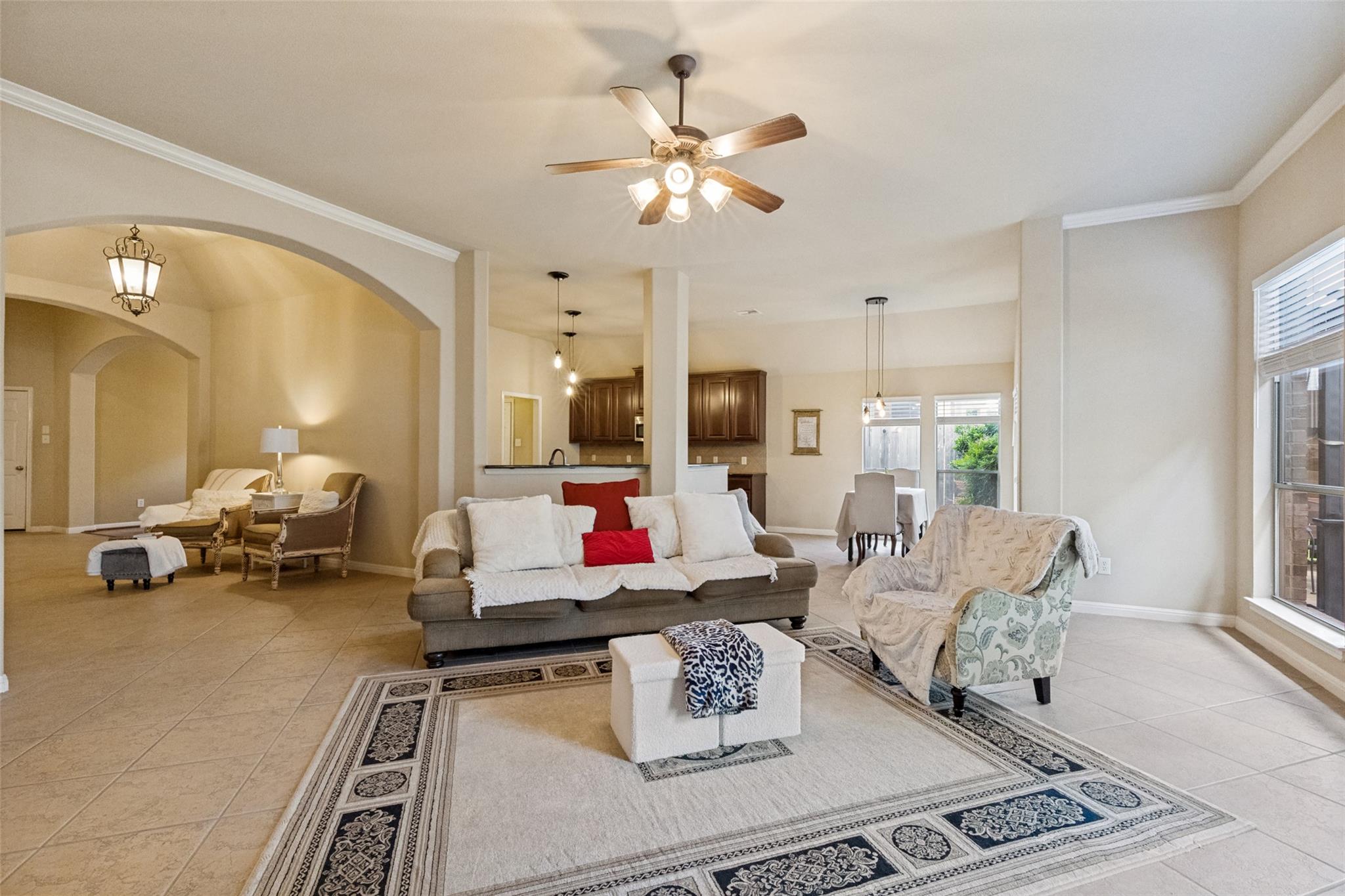 2718 Sun Mountain Dr, Leander, TX 78641