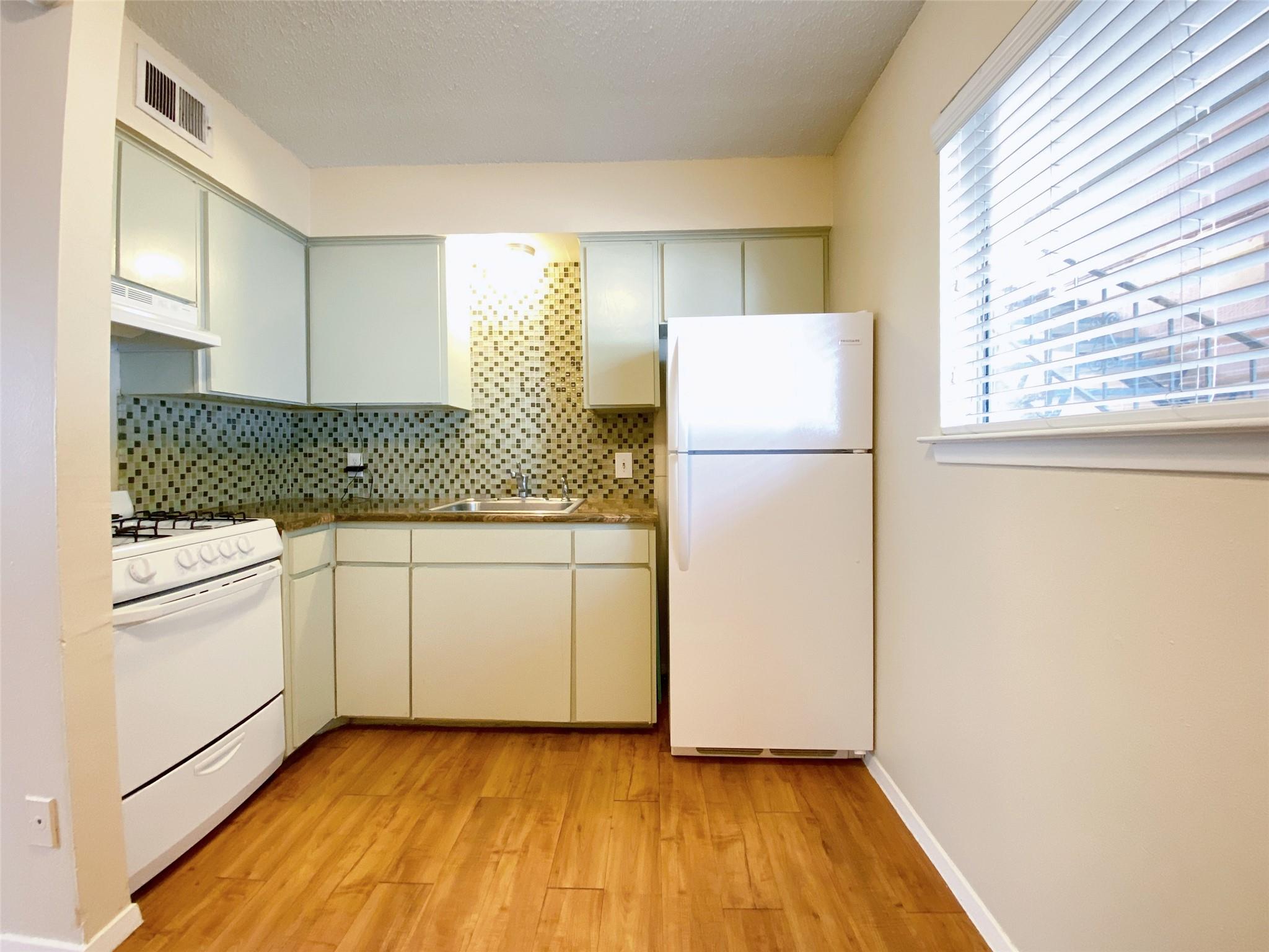 2800 Swisher St # 116, Austin, TX 78705