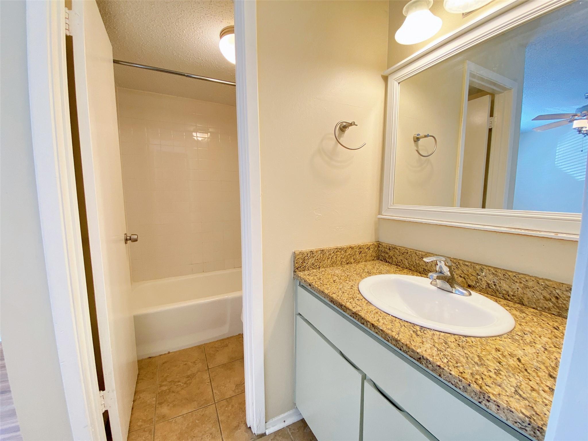 2800 Swisher St # 116, Austin, TX 78705