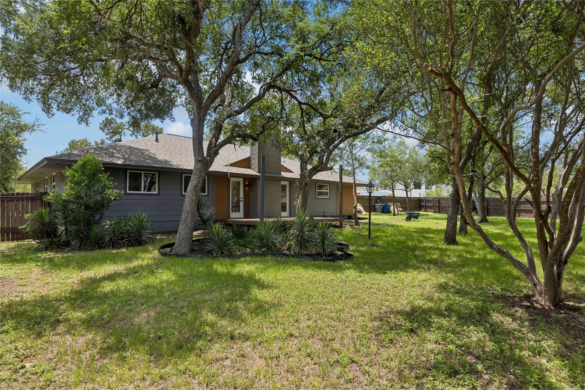 2306 Standish Dr, Austin, TX 78745