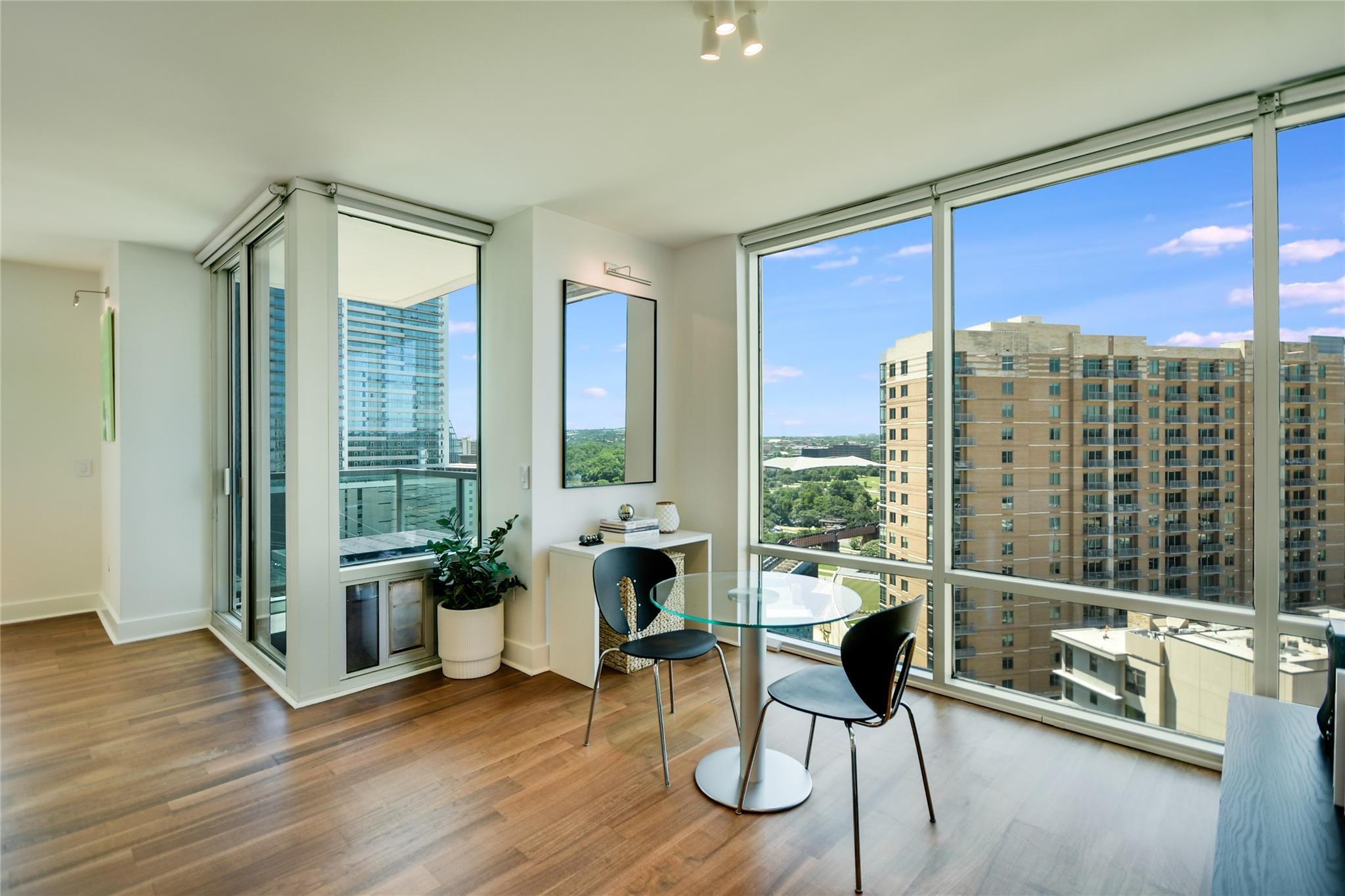 300 Bowie St # 1403, Austin, TX 78703