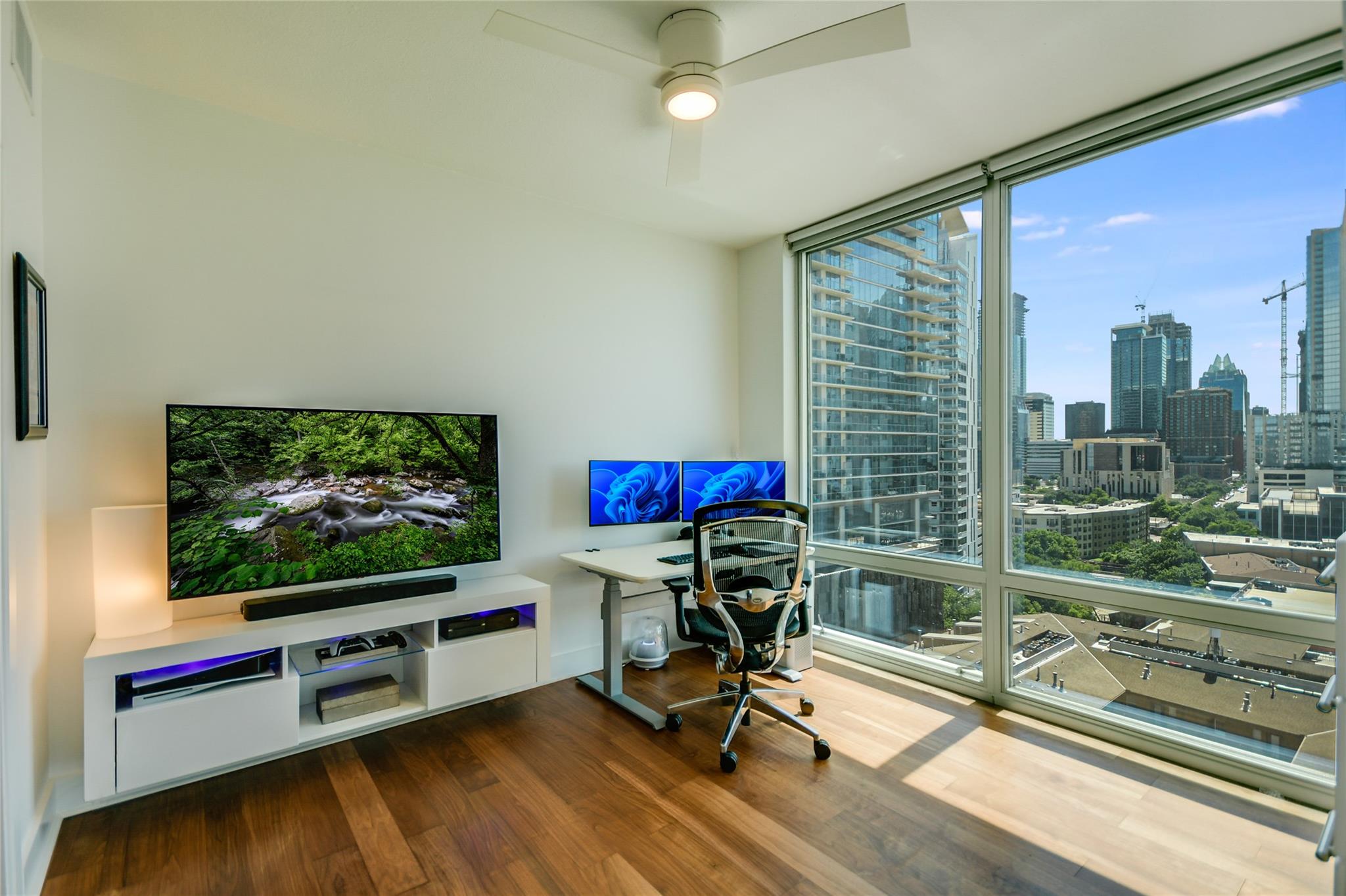 300 Bowie St # 1403, Austin, TX 78703