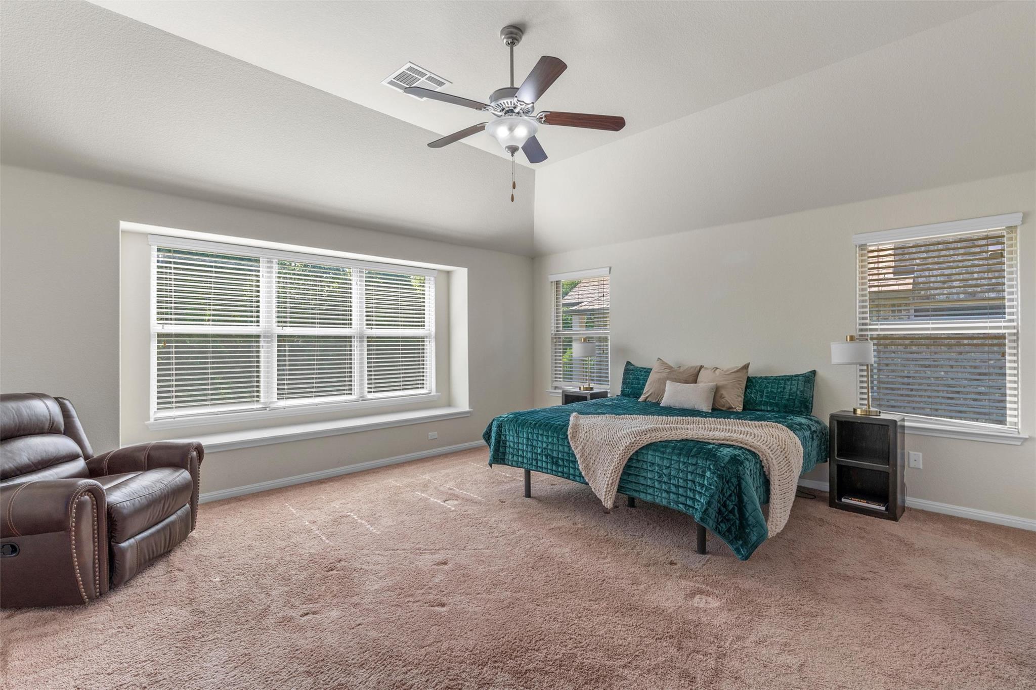 133 Kirkhill St, Hutto, TX 78634