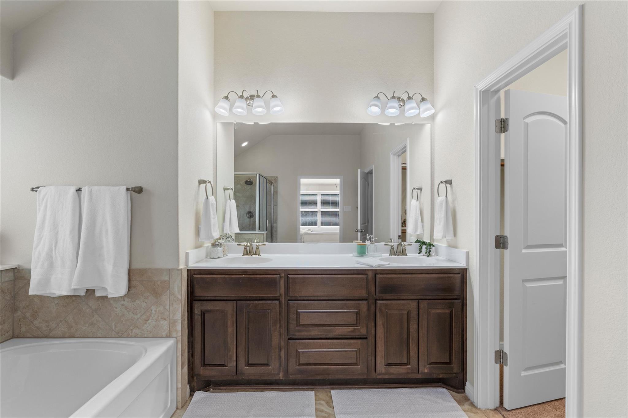 133 Kirkhill St, Hutto, TX 78634