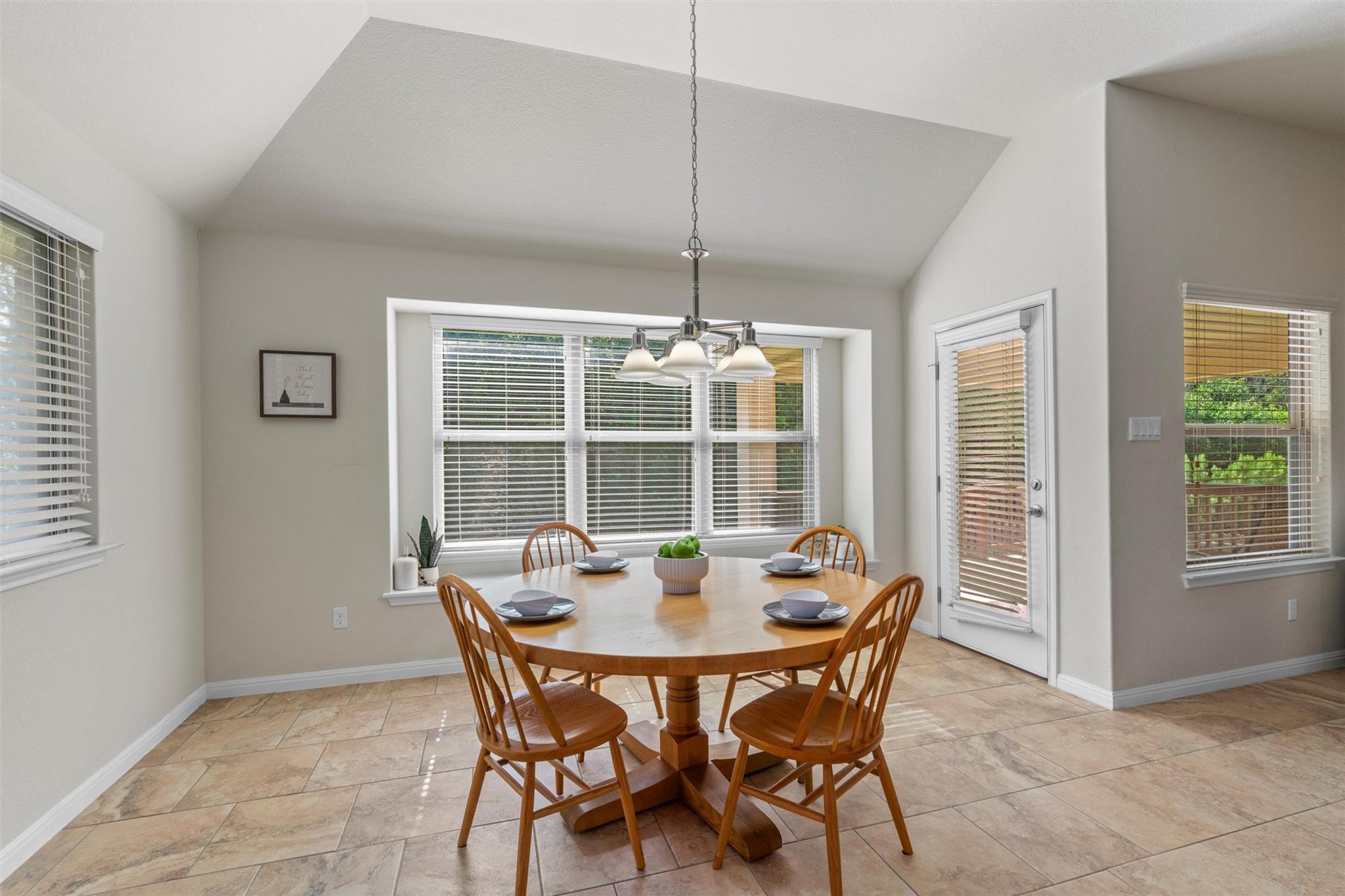133 Kirkhill St, Hutto, TX 78634