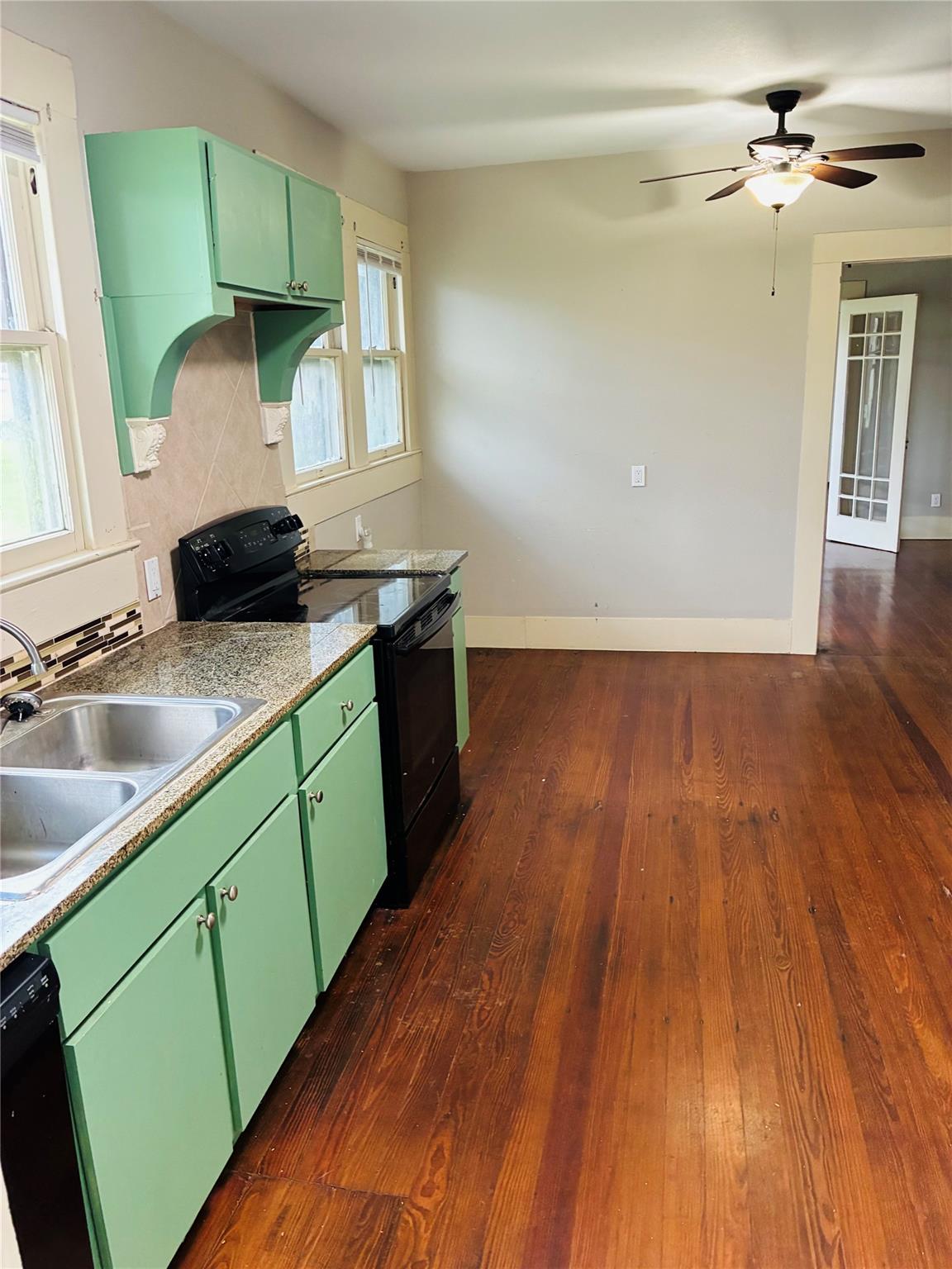 927937 N Franklin St, La Grange, TX 78945
