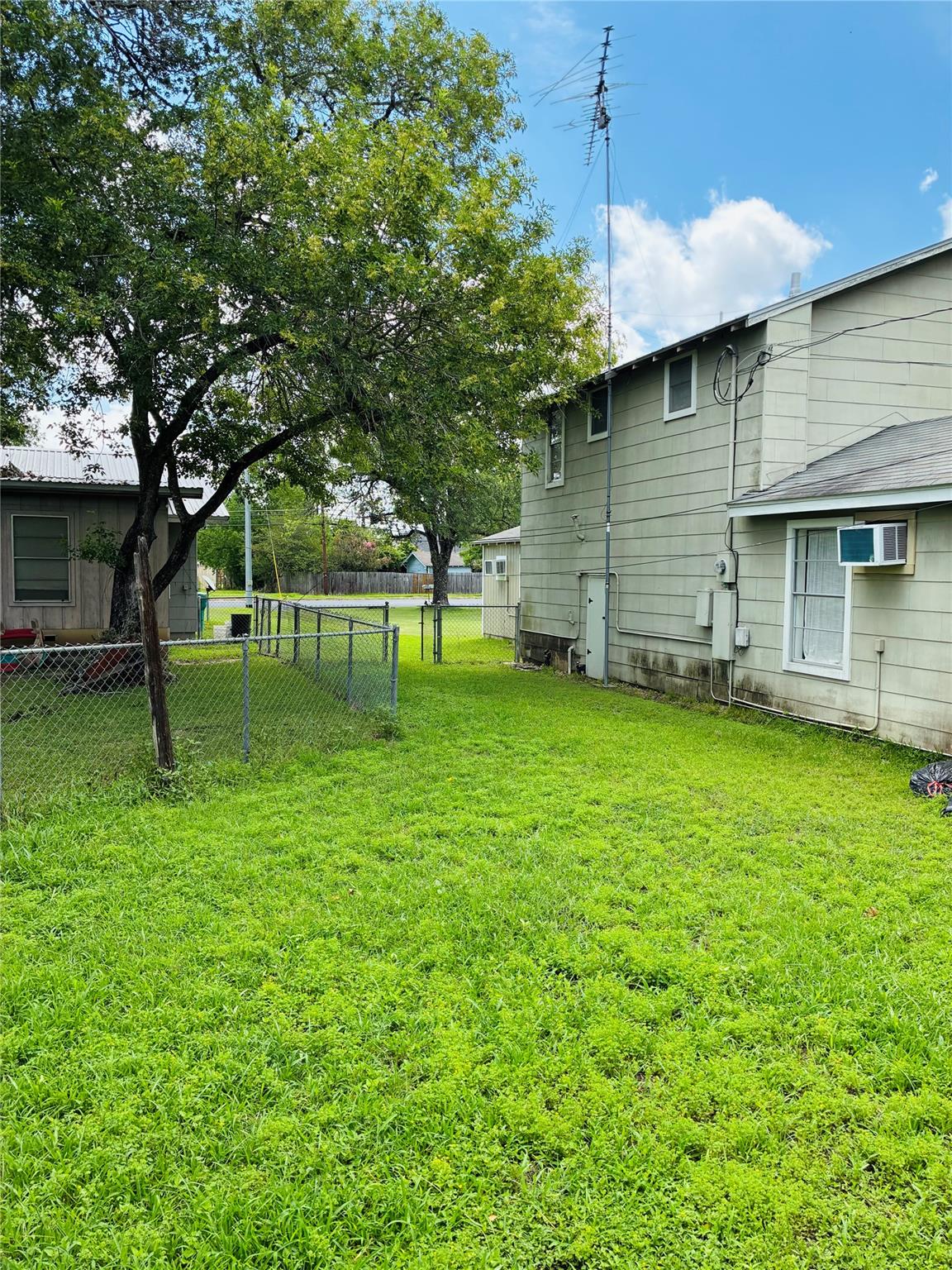 927937 N Franklin St, La Grange, TX 78945