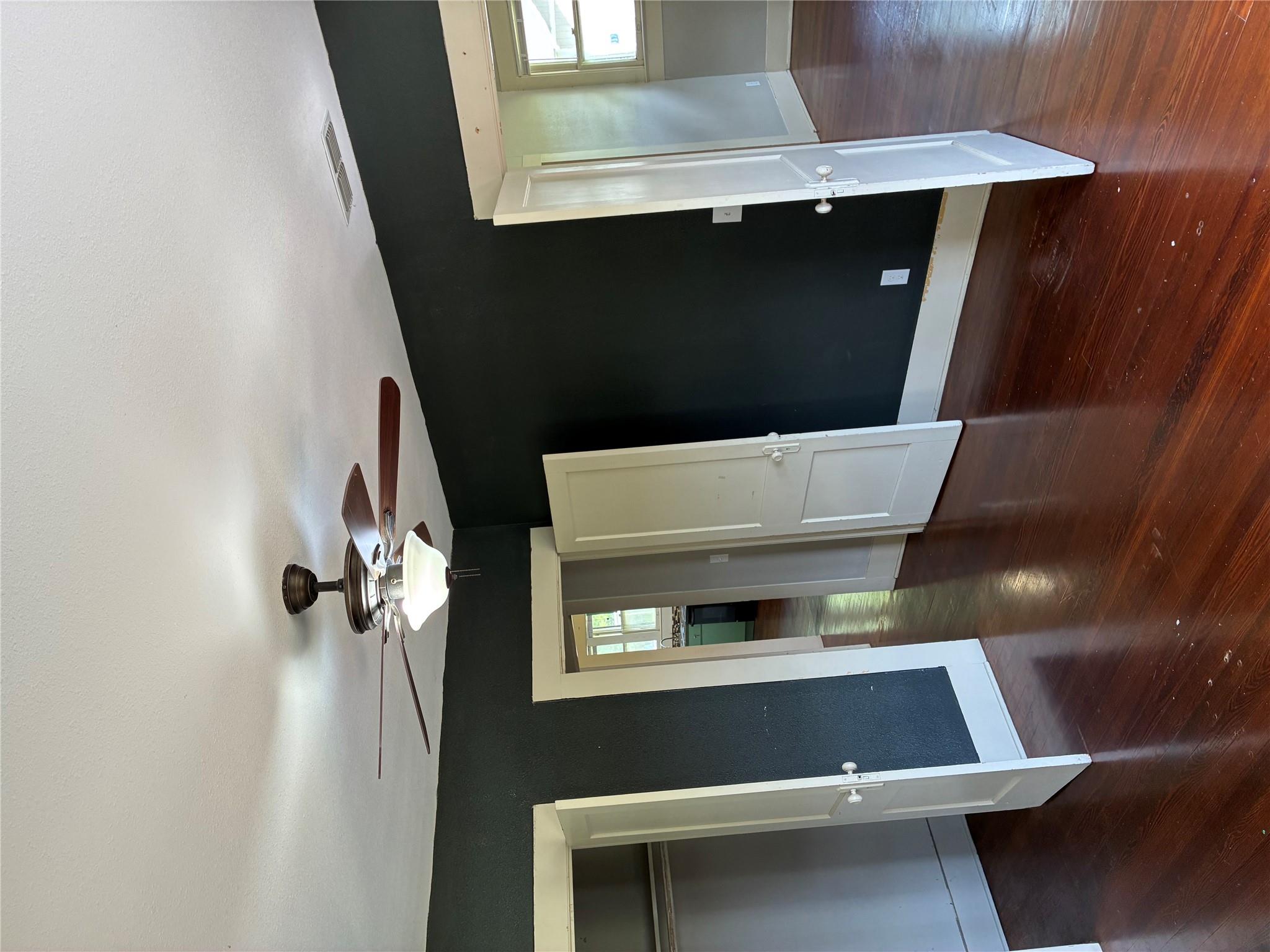 927937 N Franklin St, La Grange, TX 78945