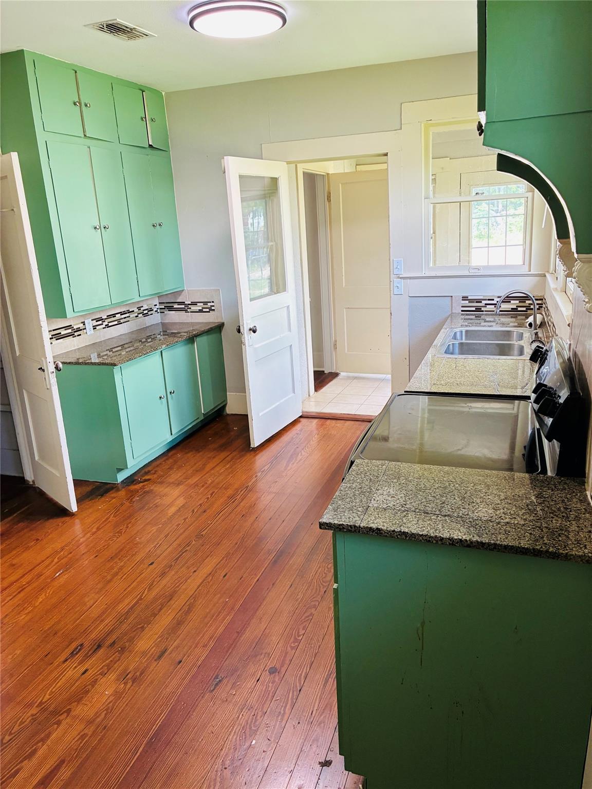 927937 N Franklin St, La Grange, TX 78945