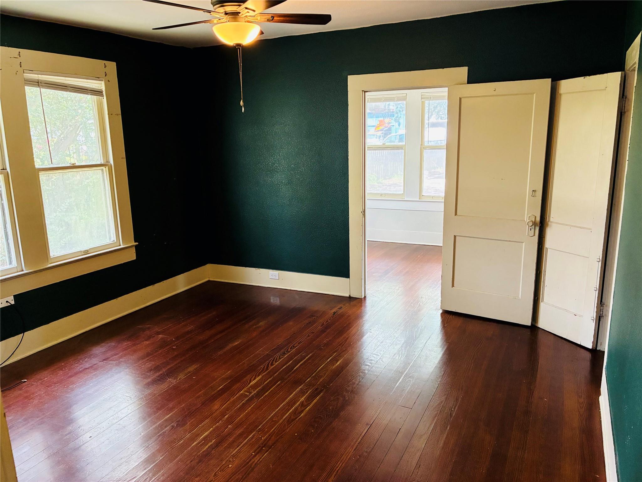 927937 N Franklin St, La Grange, TX 78945