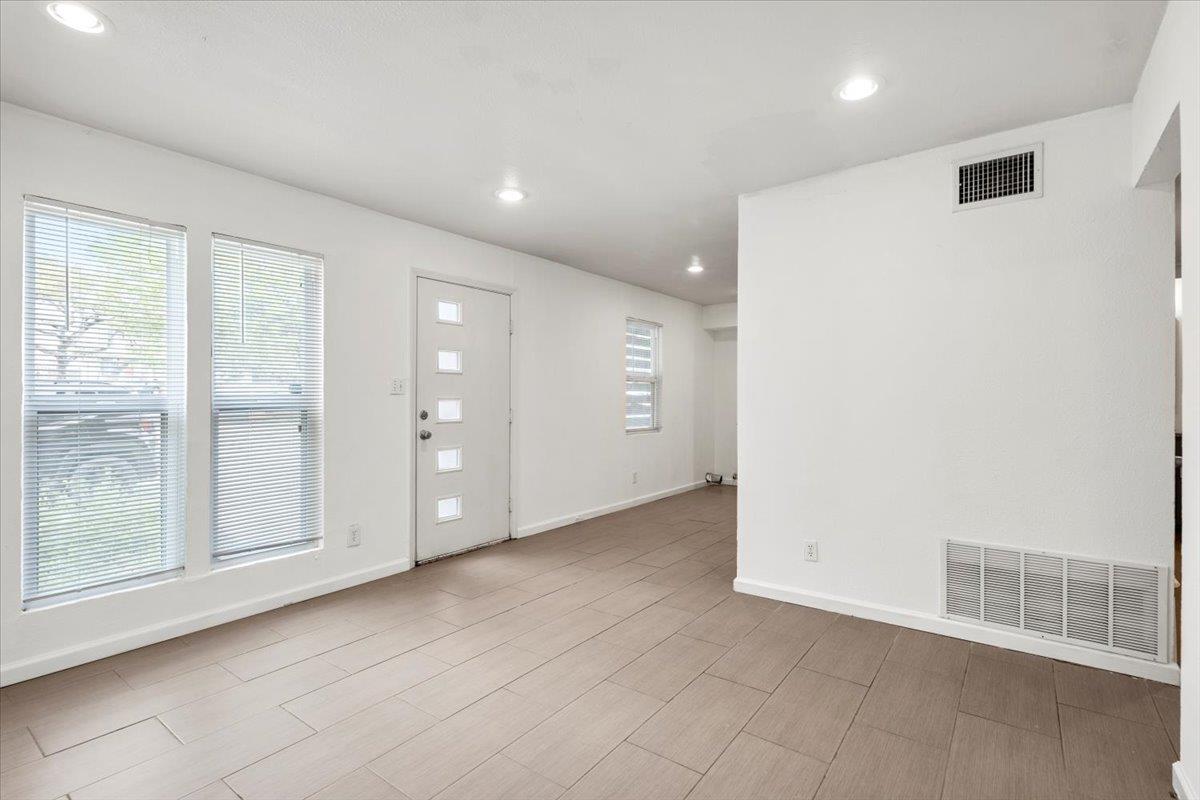 3464 Willowrun Dr # B, Austin, TX 78704