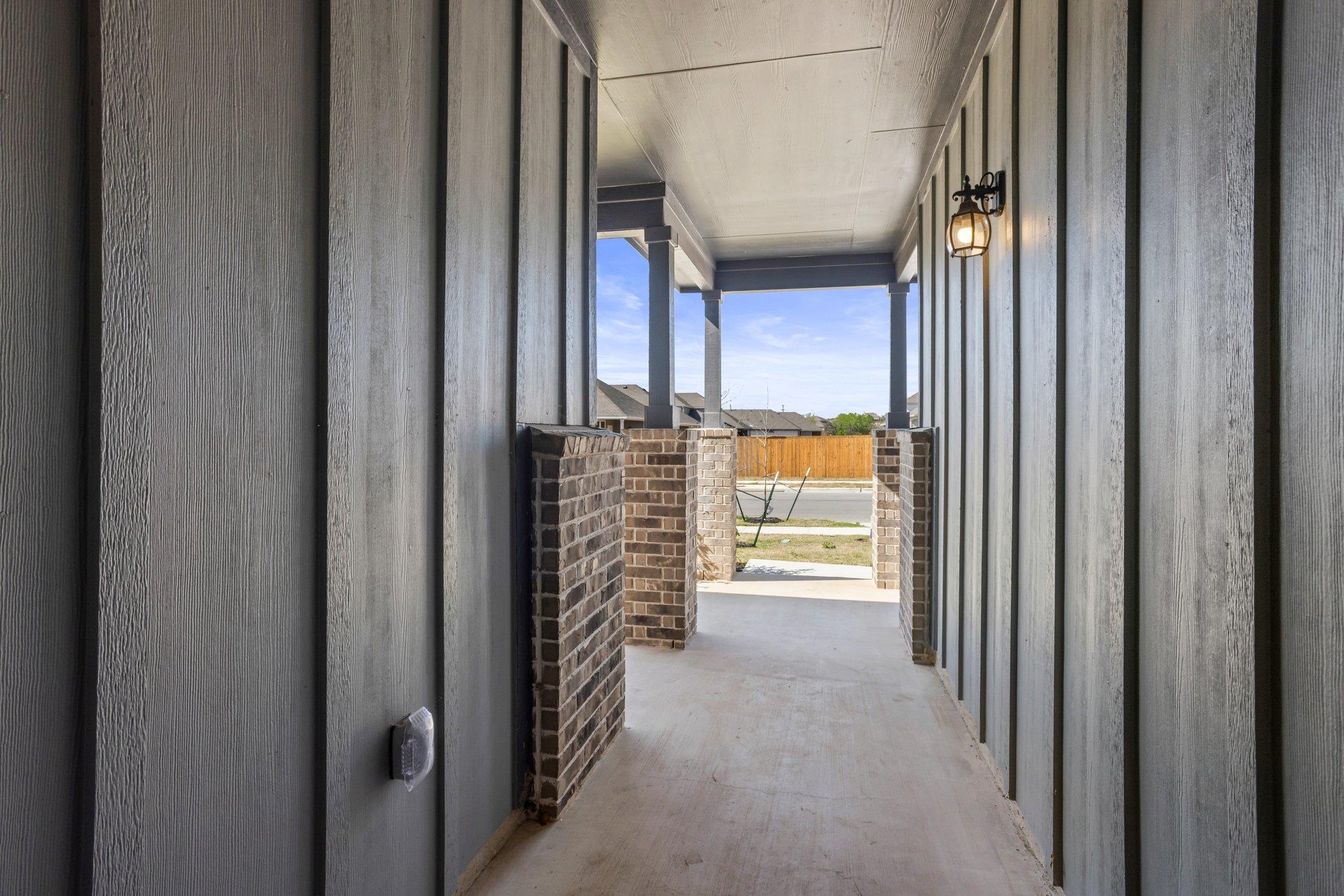305 Brooks Ranch Dr, Kyle, TX 78640