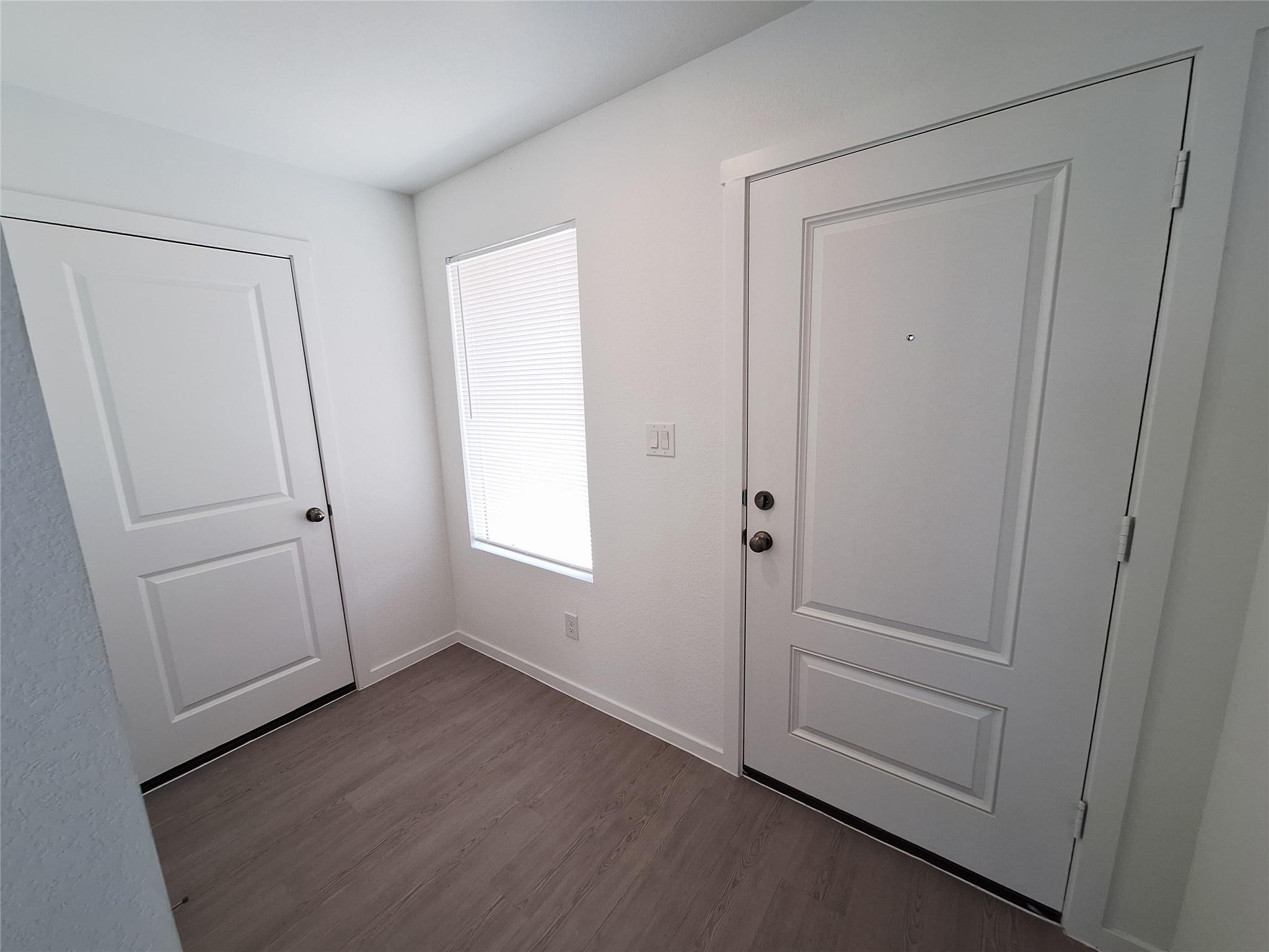 518 Firedance Ct, Hutto, TX 78634