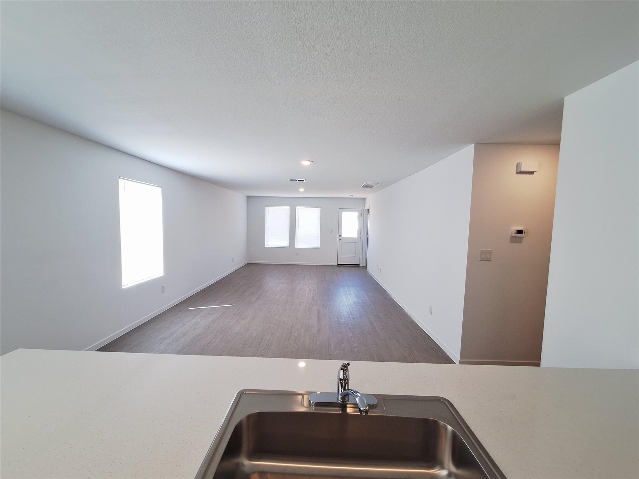 518 Firedance Ct, Hutto, TX 78634